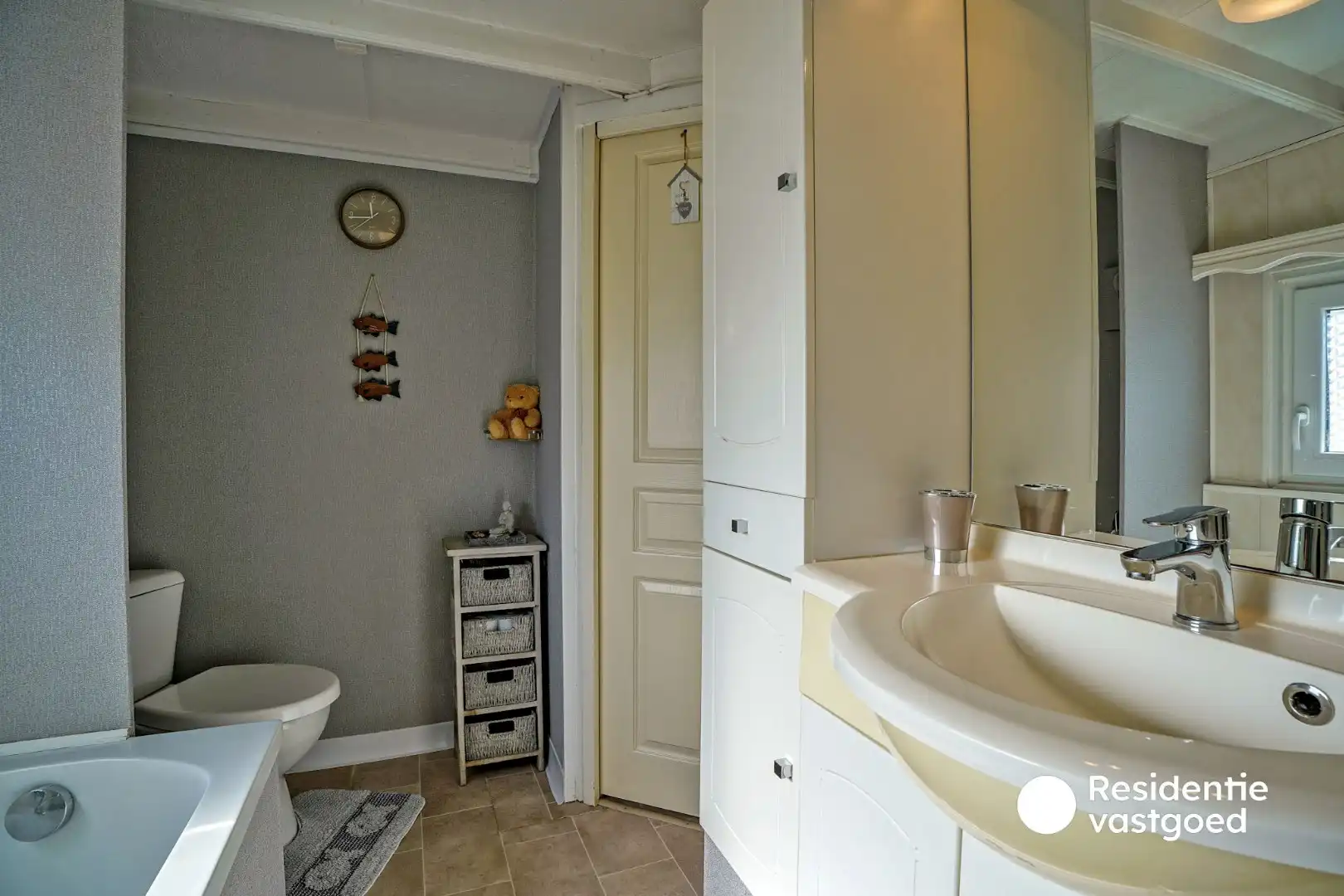 Goed verzorgde stacaravan op 900m van zee in Domein Polderpark te Nieuwpoort, op een stuk privé grond van 128m².  foto 13