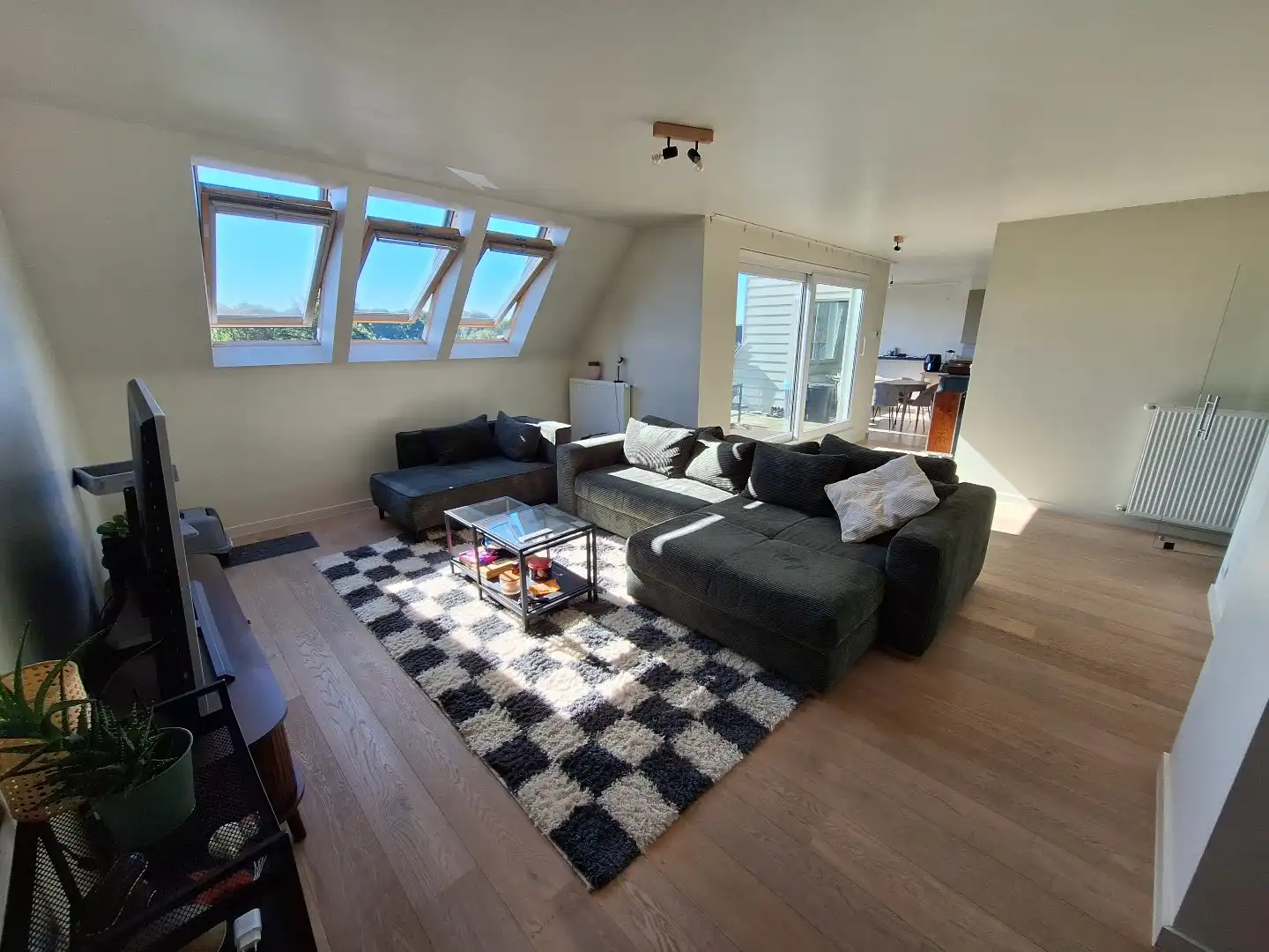 Duplex appartement met  2 SLK, dubbele garage en autostaanplaats foto {{pictureIndex}}