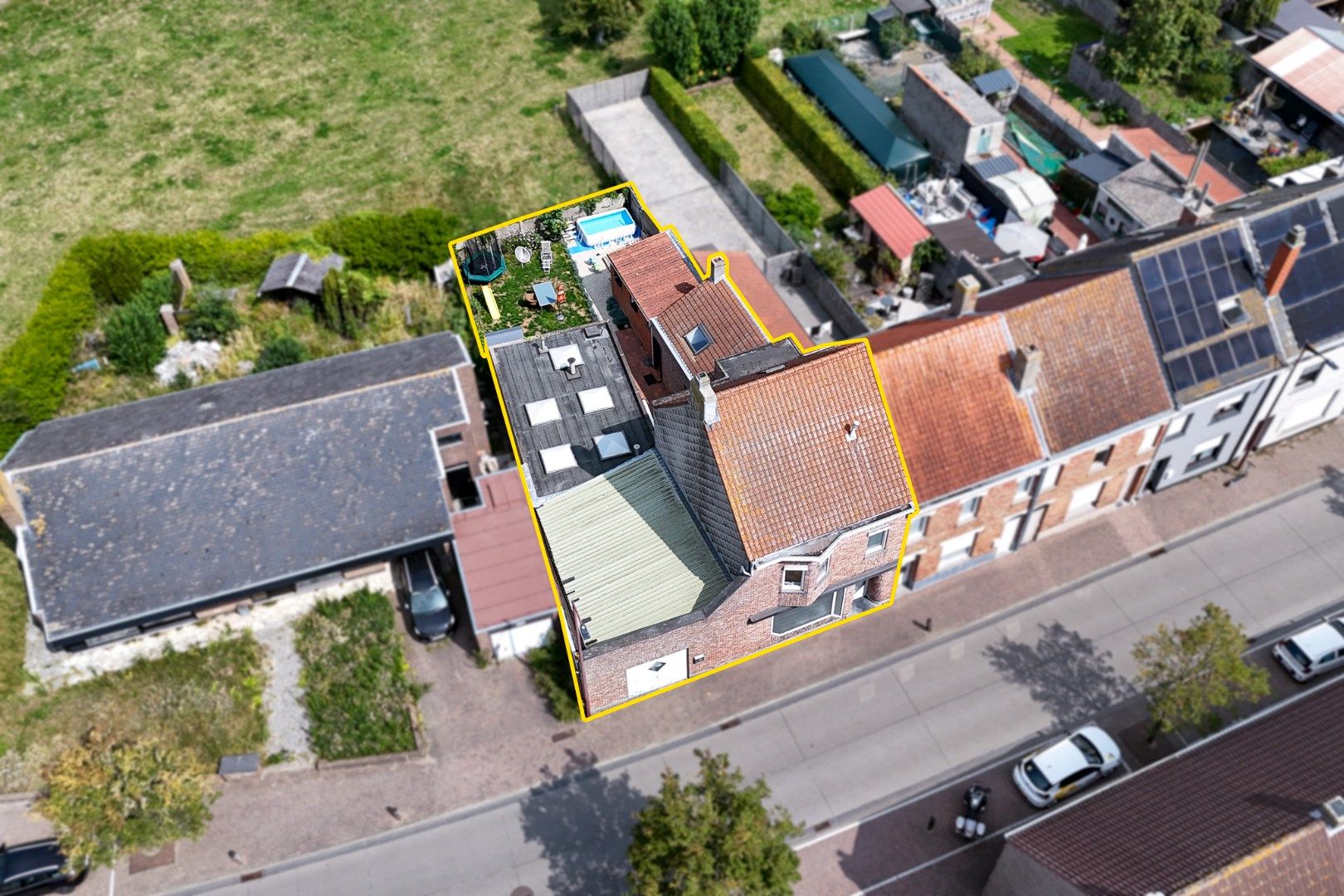 Hoofdfoto van de publicatie: Ruime woning met garage en werkplaats te Zandvoorde