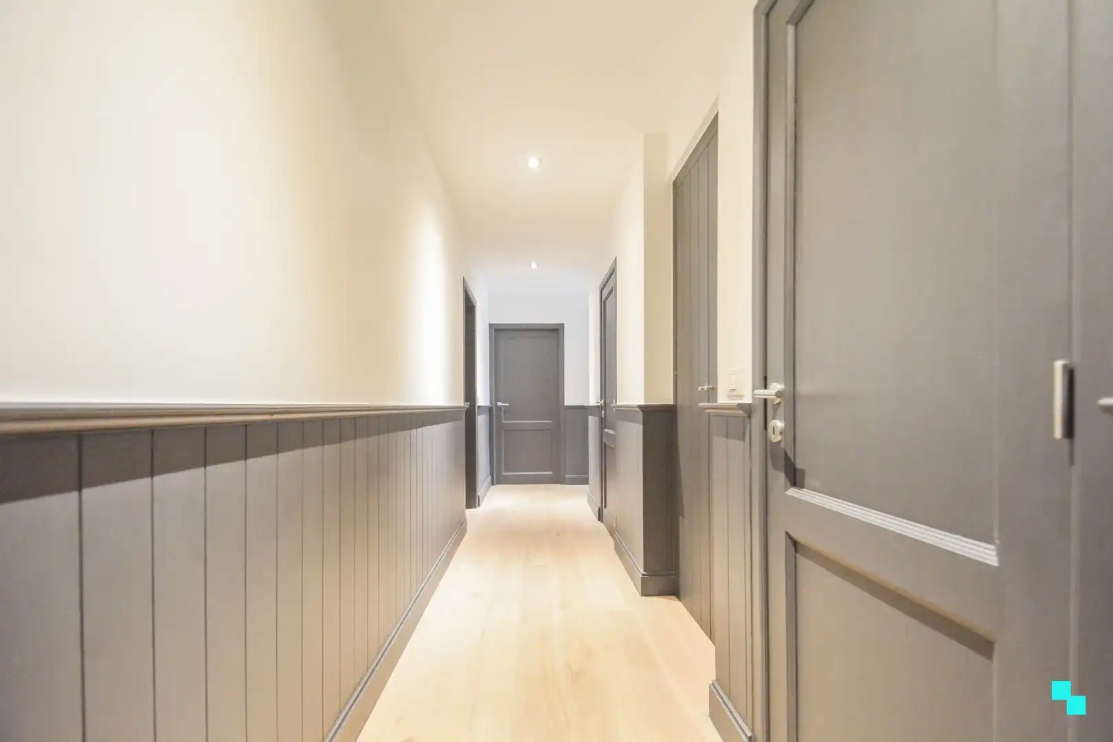 Ruim, instapklaar appartement nabij centrum Emelgem foto 14