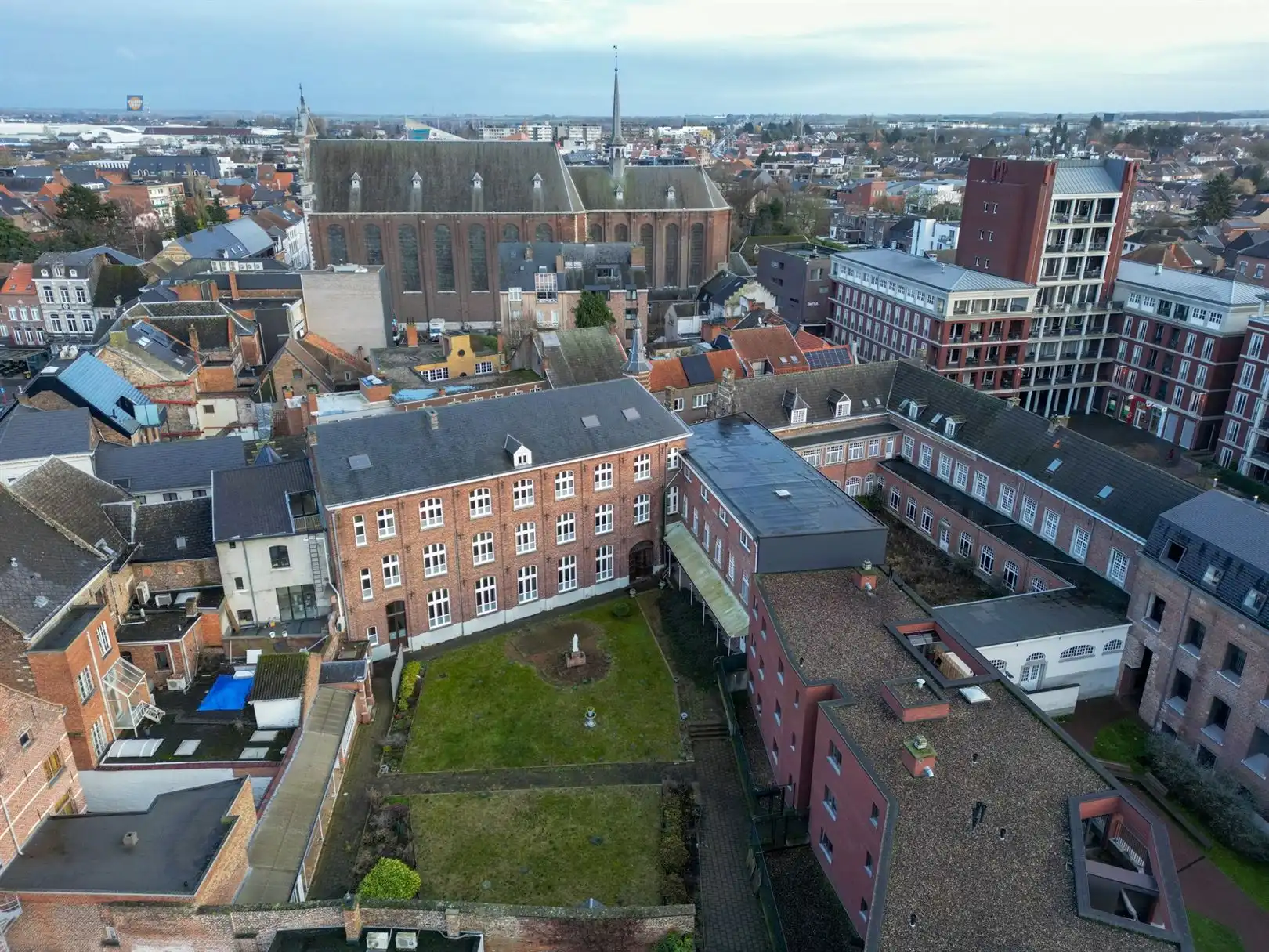 Uniek historisch klooster met uitzonderlijk ontwikkelingspotentieel in centrum Sint-Truiden foto 10