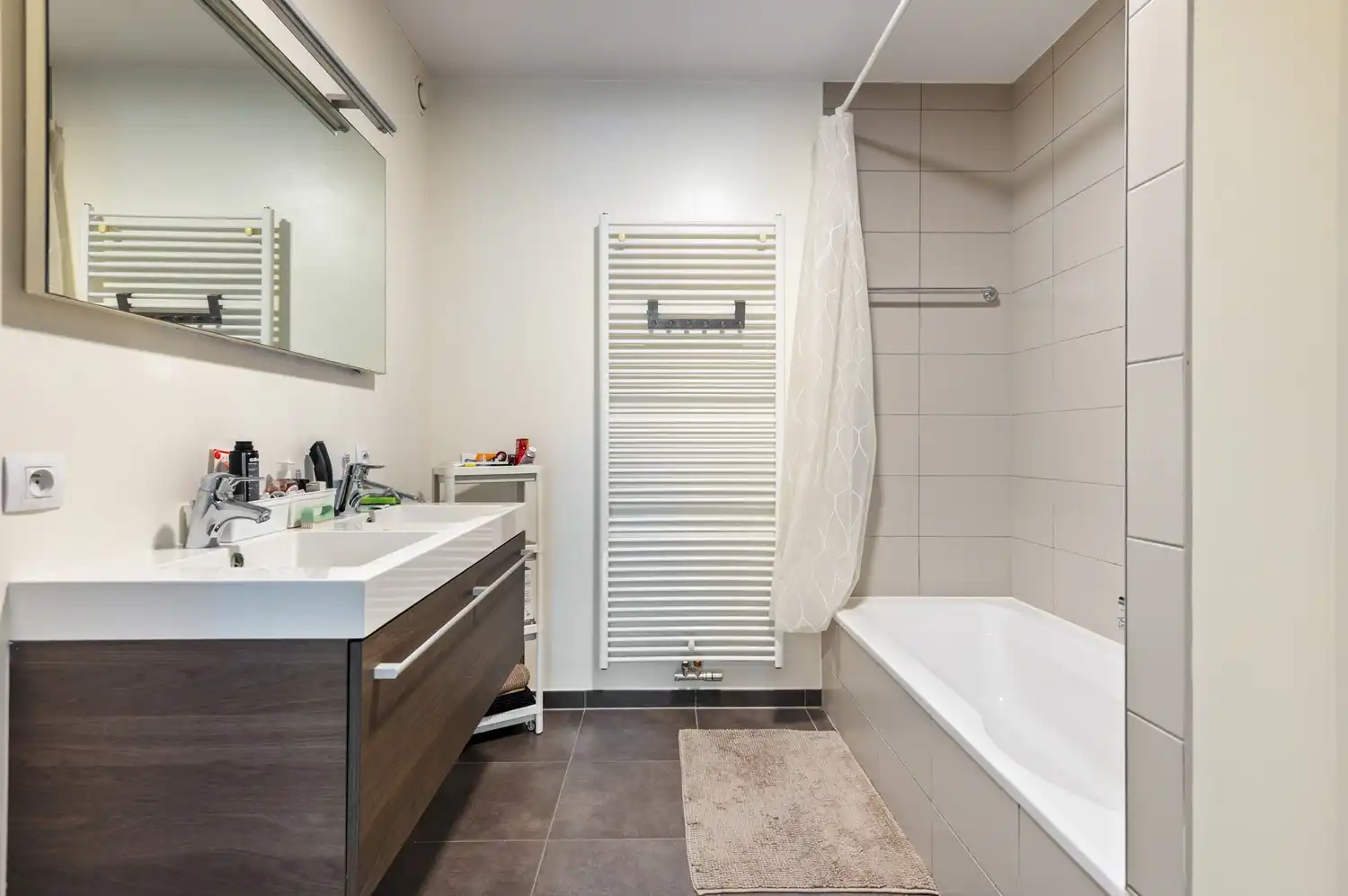 Tweeslaapkamer appartement met ruim terras en dubbele staanplaats! foto 9