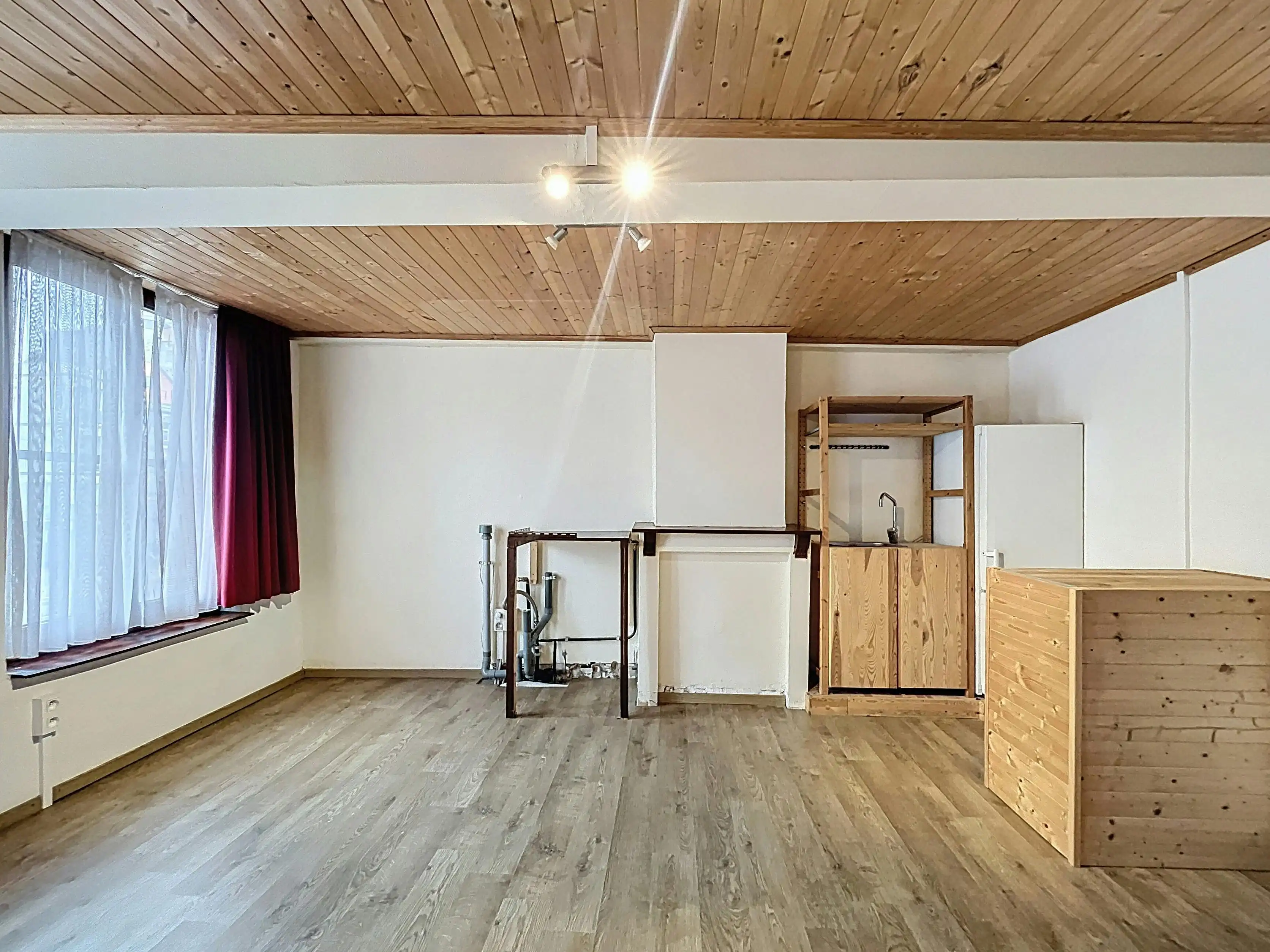 Handelshuis te koop op de Markt van Eeklo foto 18