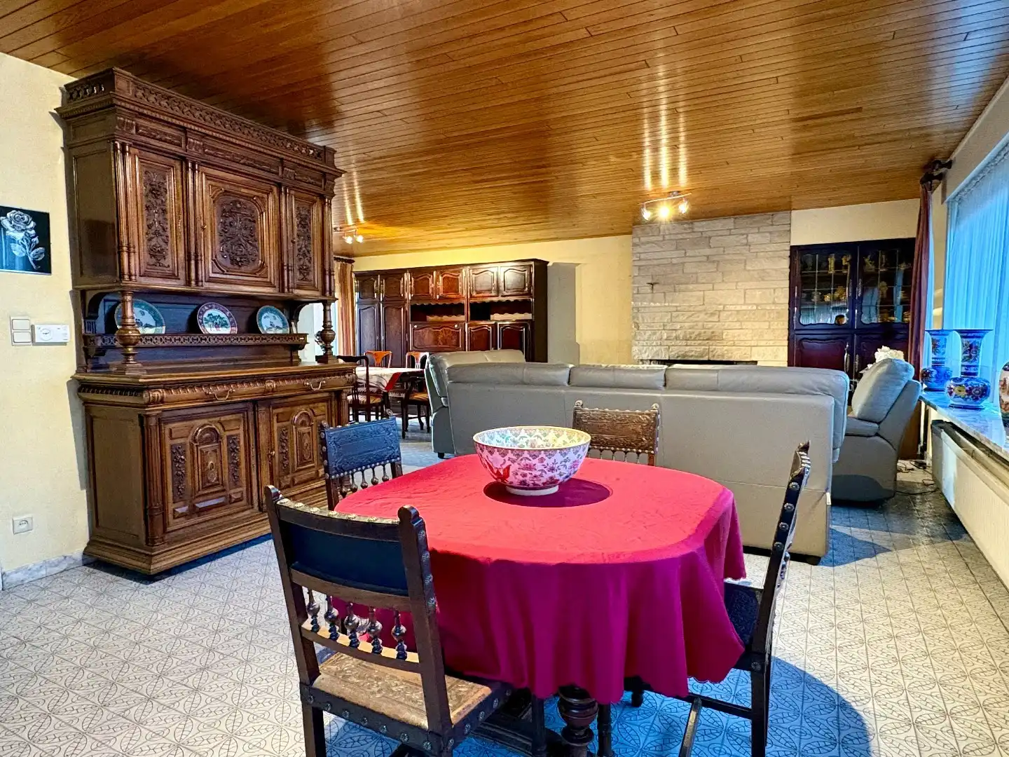 Grote hoekwoning te koop in de Bosmolens te Izegem met 3 slaapkamers, ruime tuin en een zolder met veel mogelijkheden. foto 6