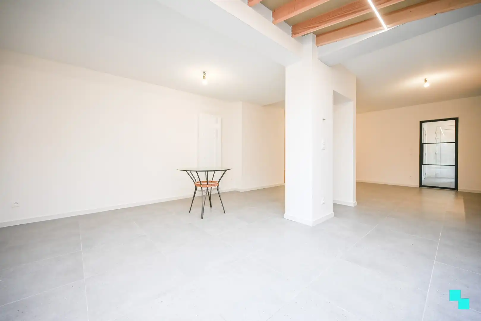 Ruime, instapklare woning met 4 slaapkamers nabij het centrum van Izegem foto 5