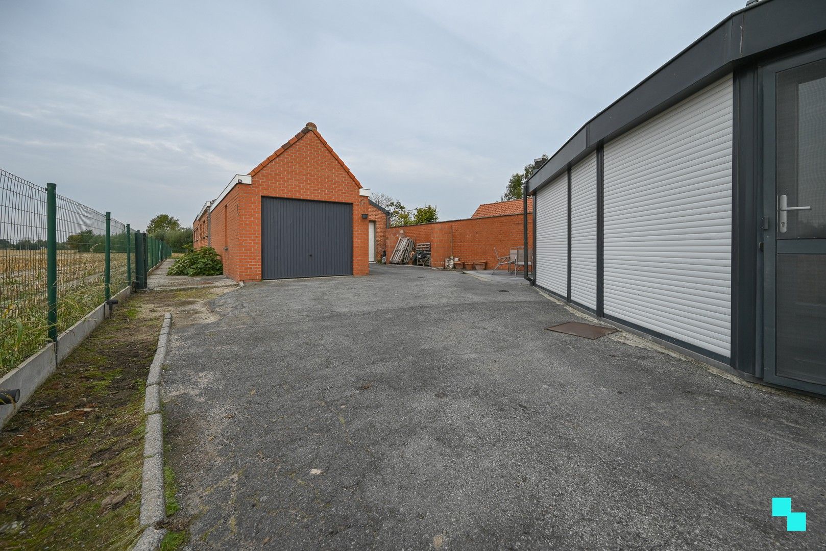 Landelijk gelegen gerenoveerde woning met opslagruimte te Ingelmunster foto 26