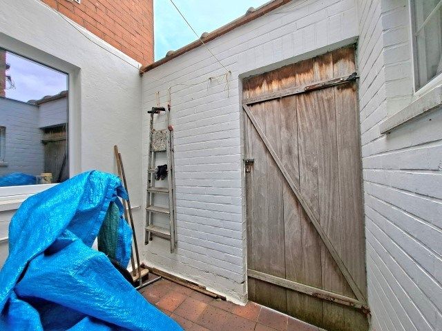 Hoekwoning met uitweg foto 8