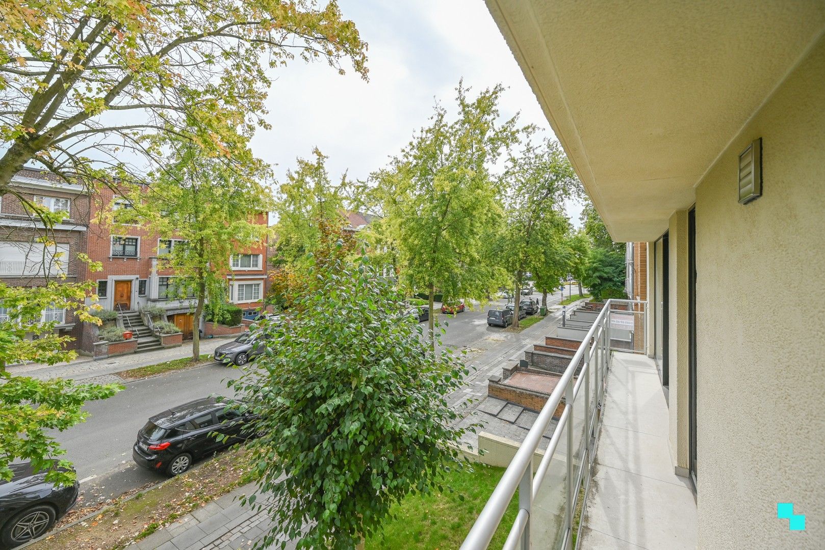 Ruim en praktisch appartement in residentiële laan in Kortrijk! foto 11