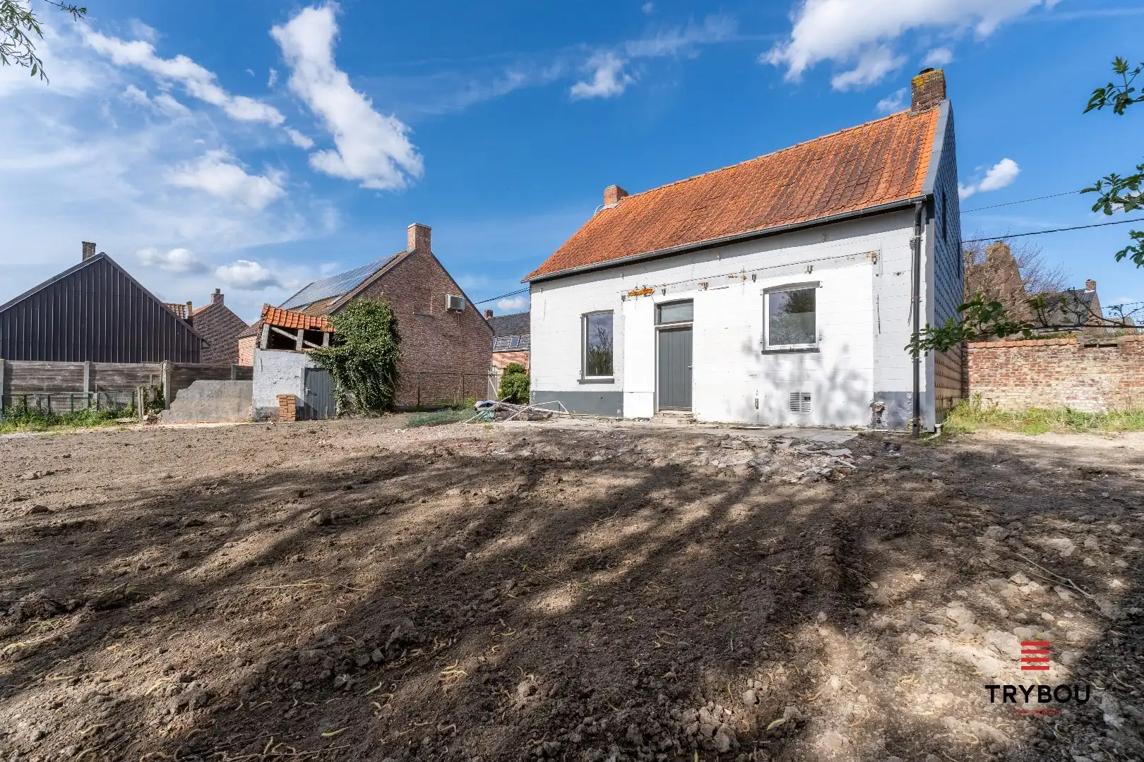 Te renoveren alleenstaande woning op een ruim perceel van 896m² in Houthulst foto 9