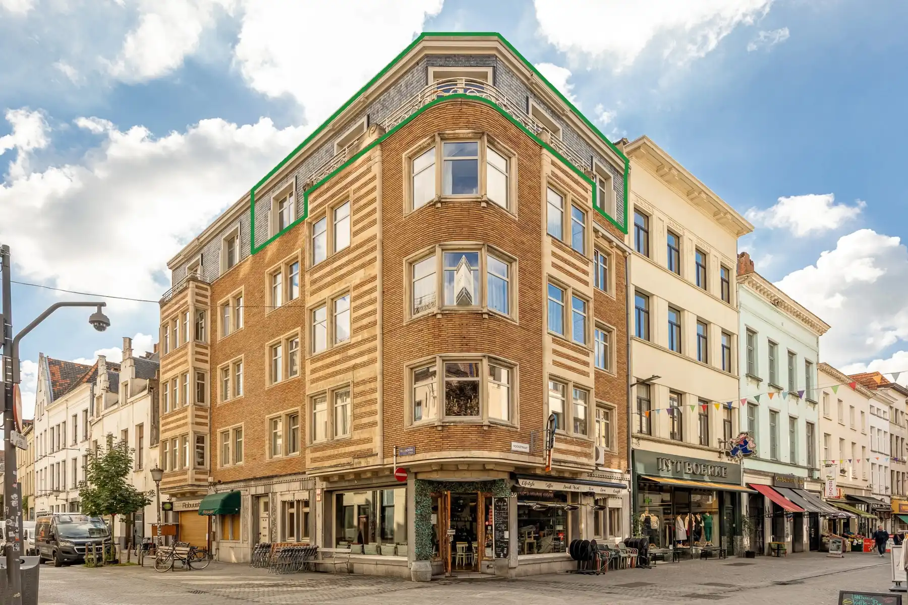 Charmant 2-slaapkamerappartement met balkon in het centrum foto {{pictureIndex}}