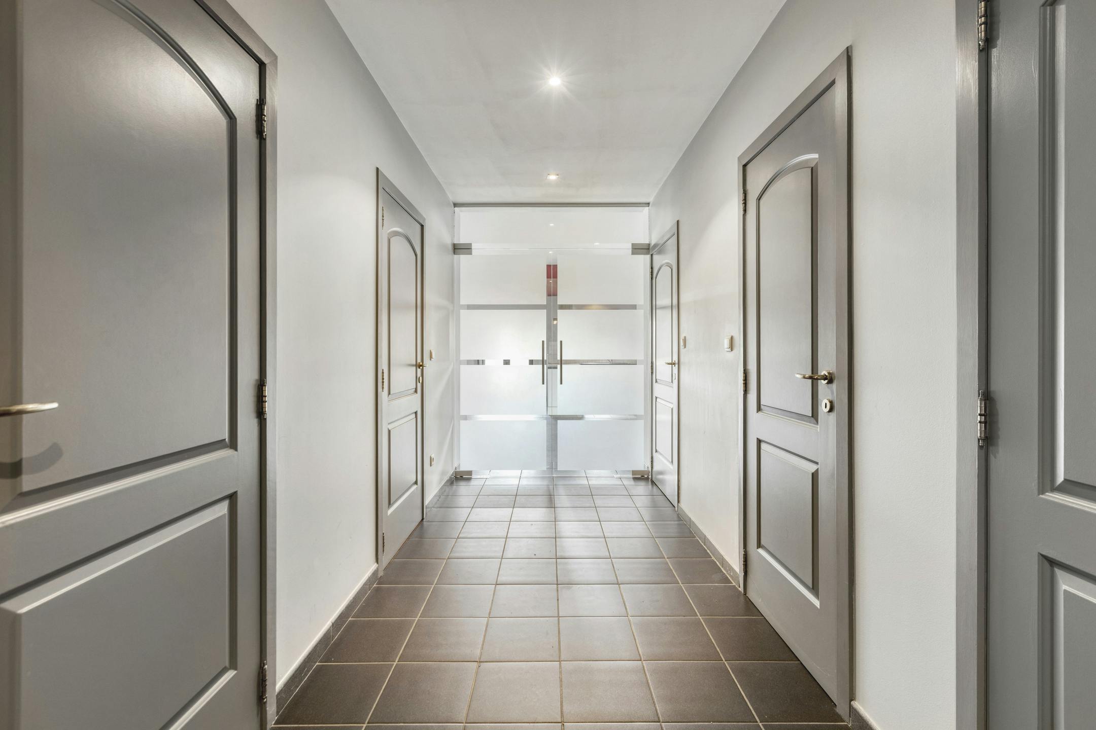 Opbrengsteigendom met 2 appartementen en hangaar te Lummen foto 27