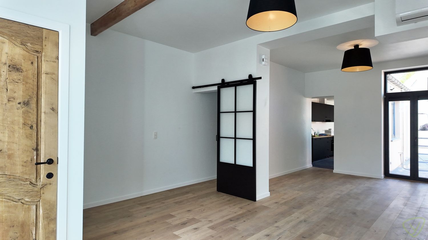 Kwaliteitsvol gerenoveerde en zeer energiezuinige woning vlakbij Veldekensbrug! foto 2