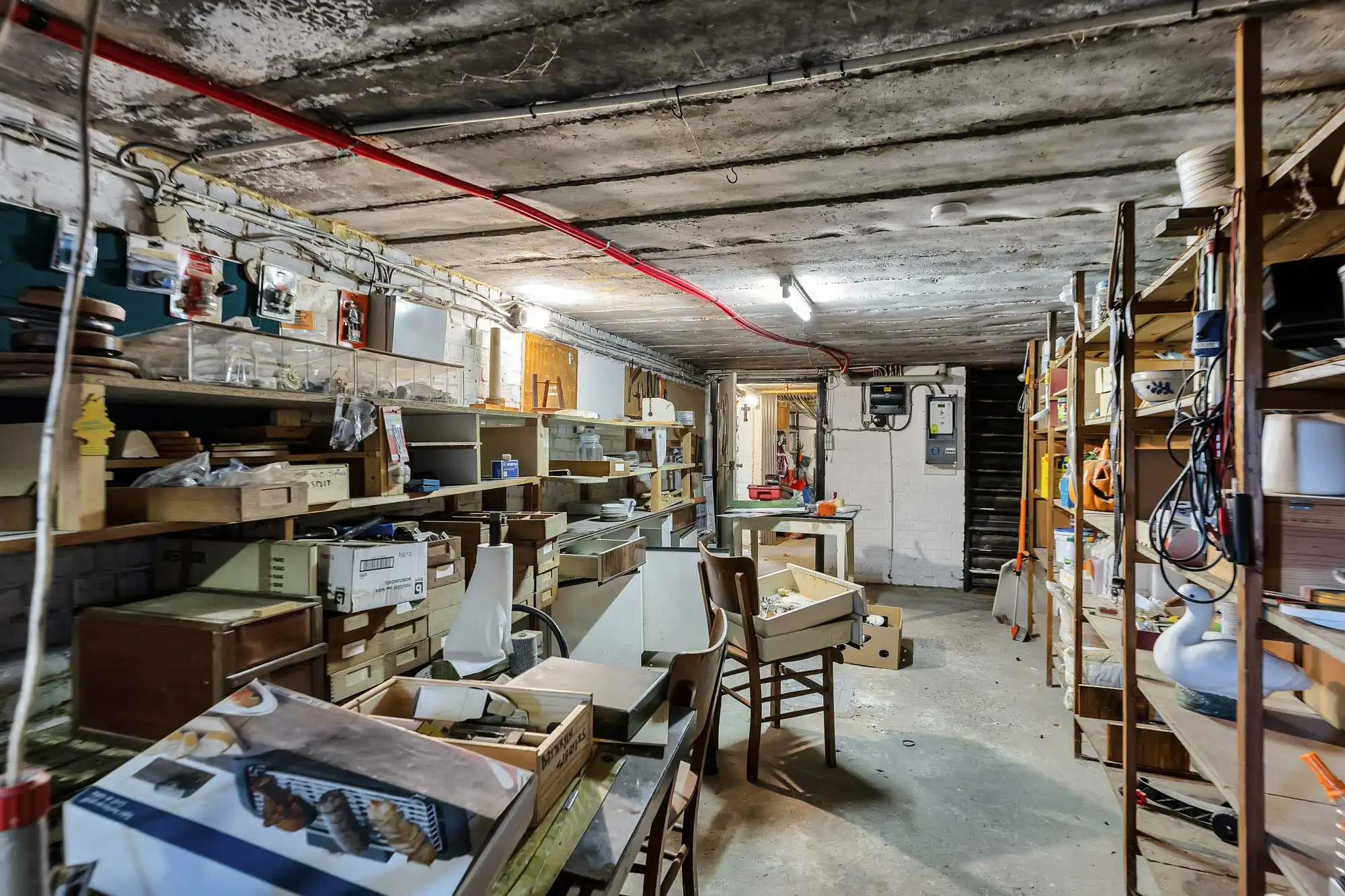 Te renoveren HOB met ruime garages en tuin foto 15