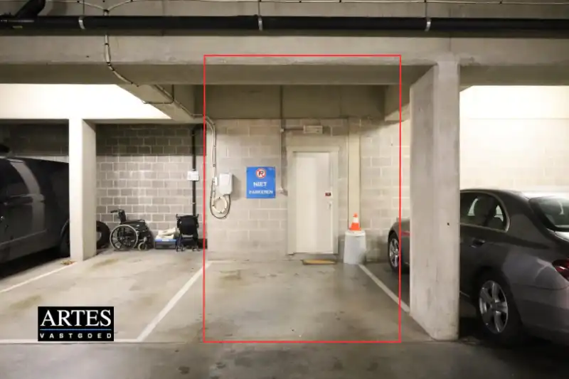 Handelspand van 122 m² in Genk-centrum, tegenover Shopping 1 foto 10