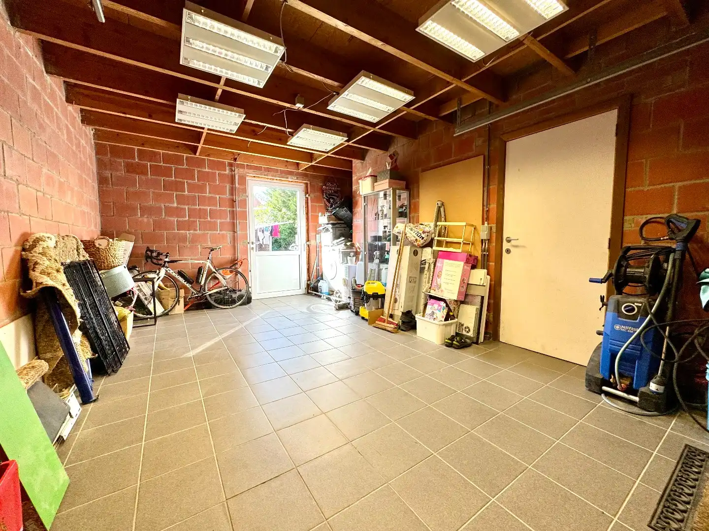 HALFOPEN WONING MET 2 SLPKS (3 MOGELIJK), GARAGE EN TUIN foto 13