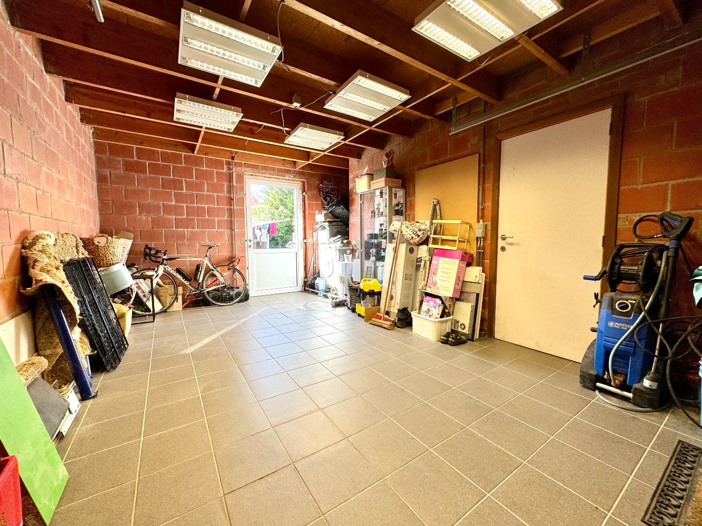 HALFOPEN WONING MET 2 SLPKS (3 MOGELIJK), GARAGE EN TUIN foto 13