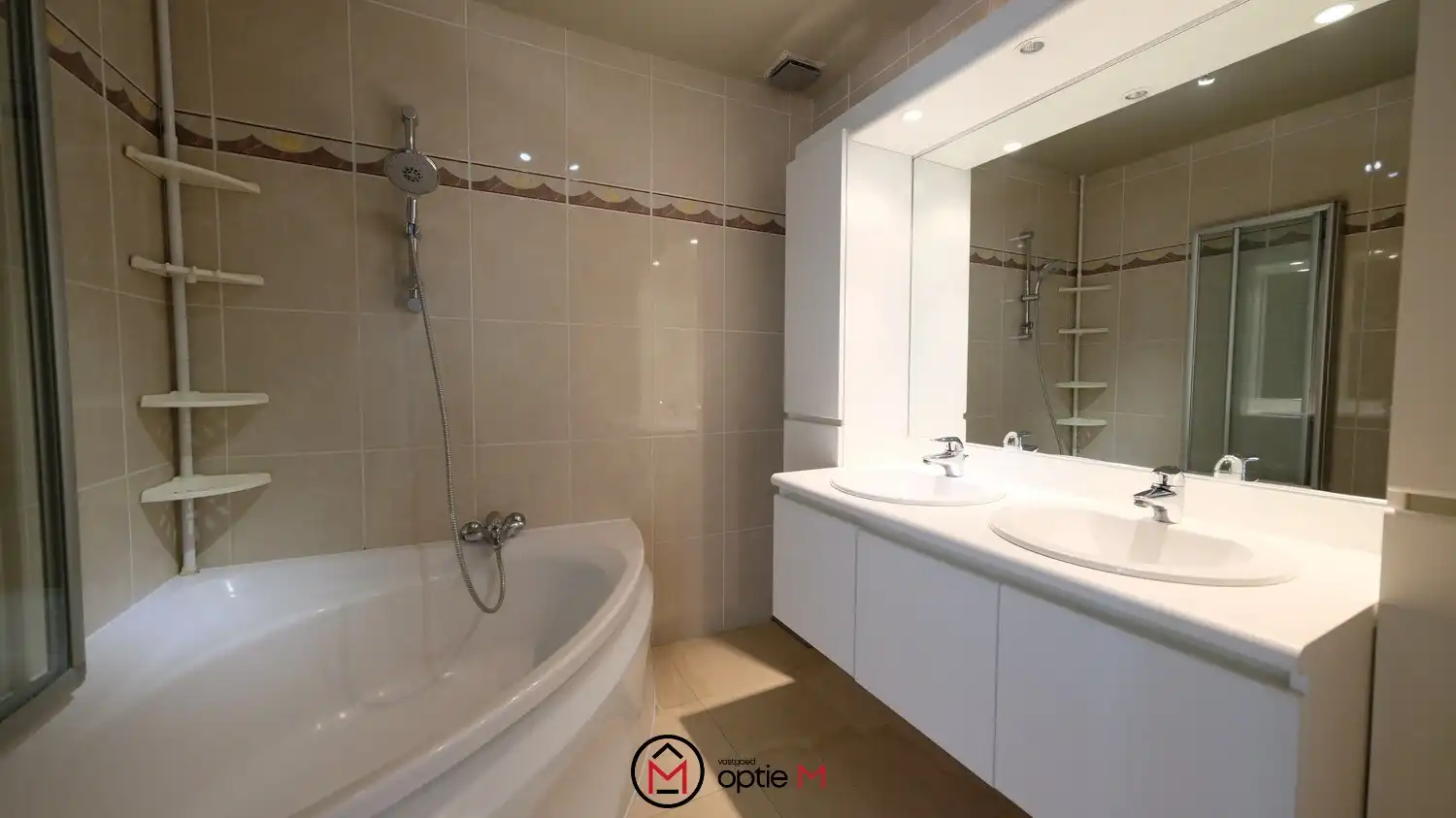 Duplex appartement in het centrum van Bilzen foto 11