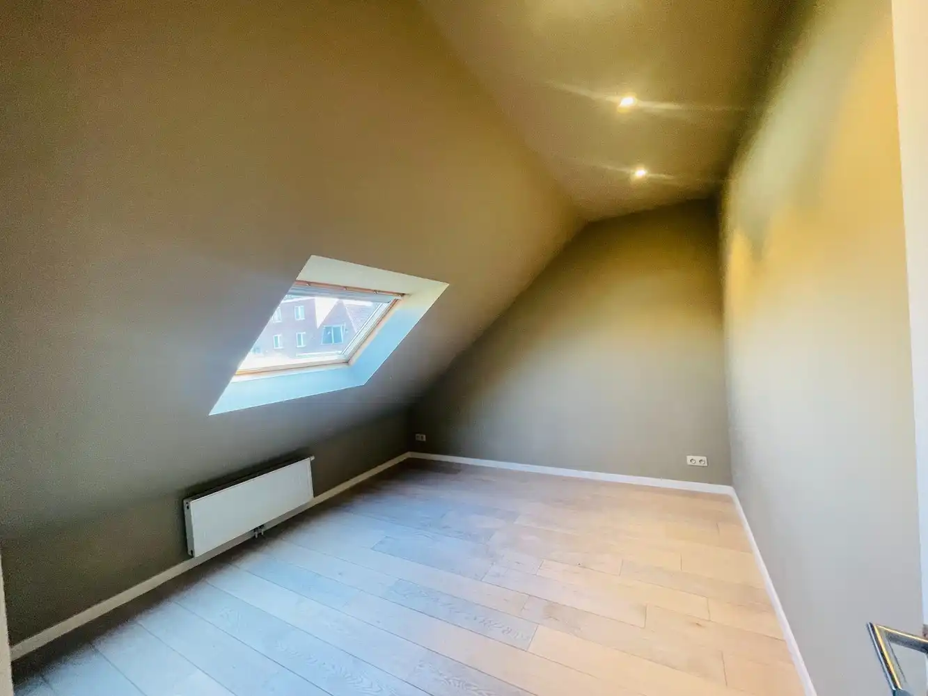 Brugge centrum, Instapklaar degelijk gerenoveerd energiezuinig  lichtrijk woonhuis  met 3 slaapkamers en koer foto 23