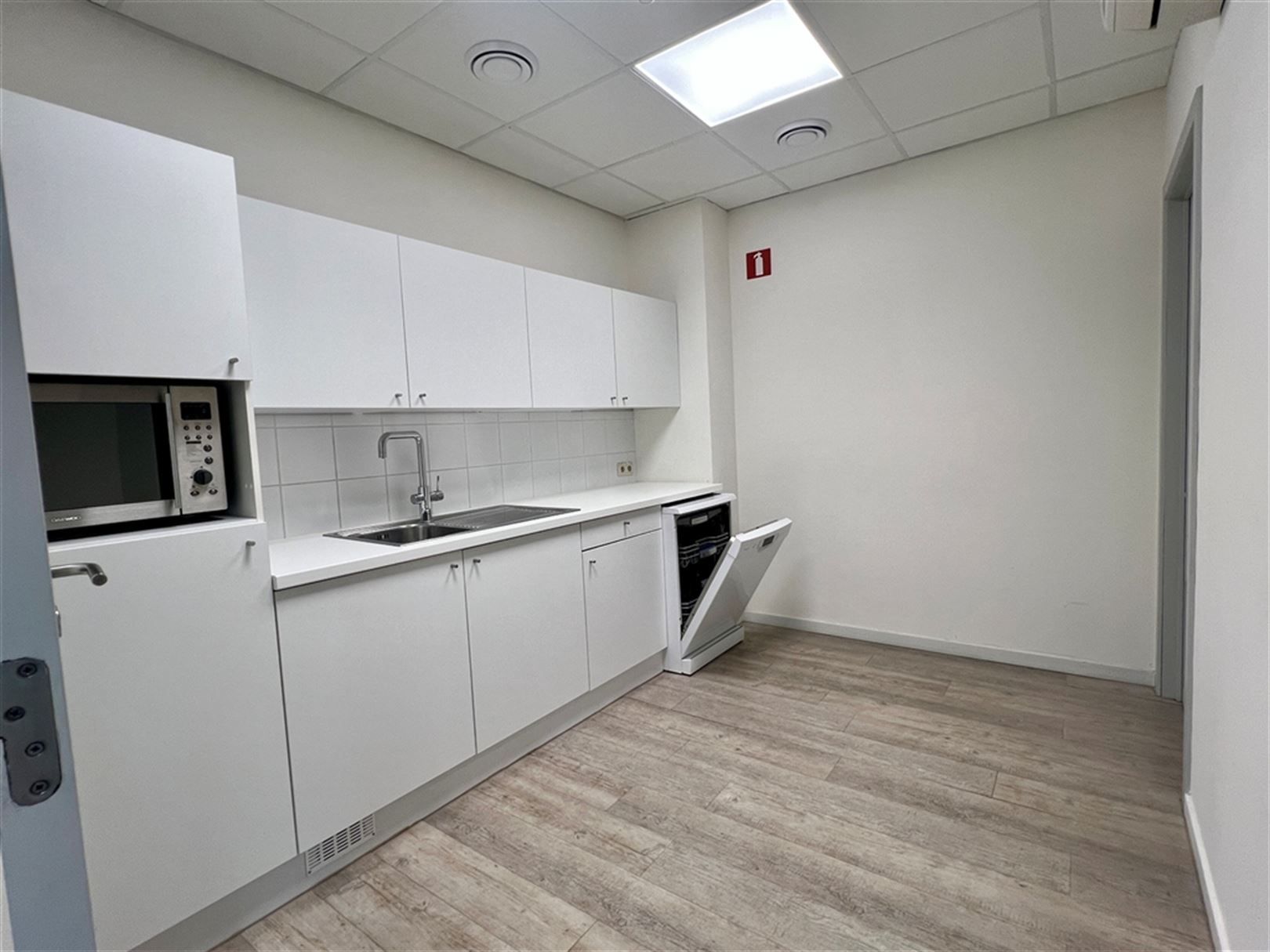 Kantoren op uitstekend bereikbare ligging  foto 8