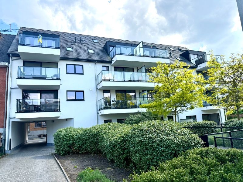 Recente duplex met 2 kamers en garage foto 2