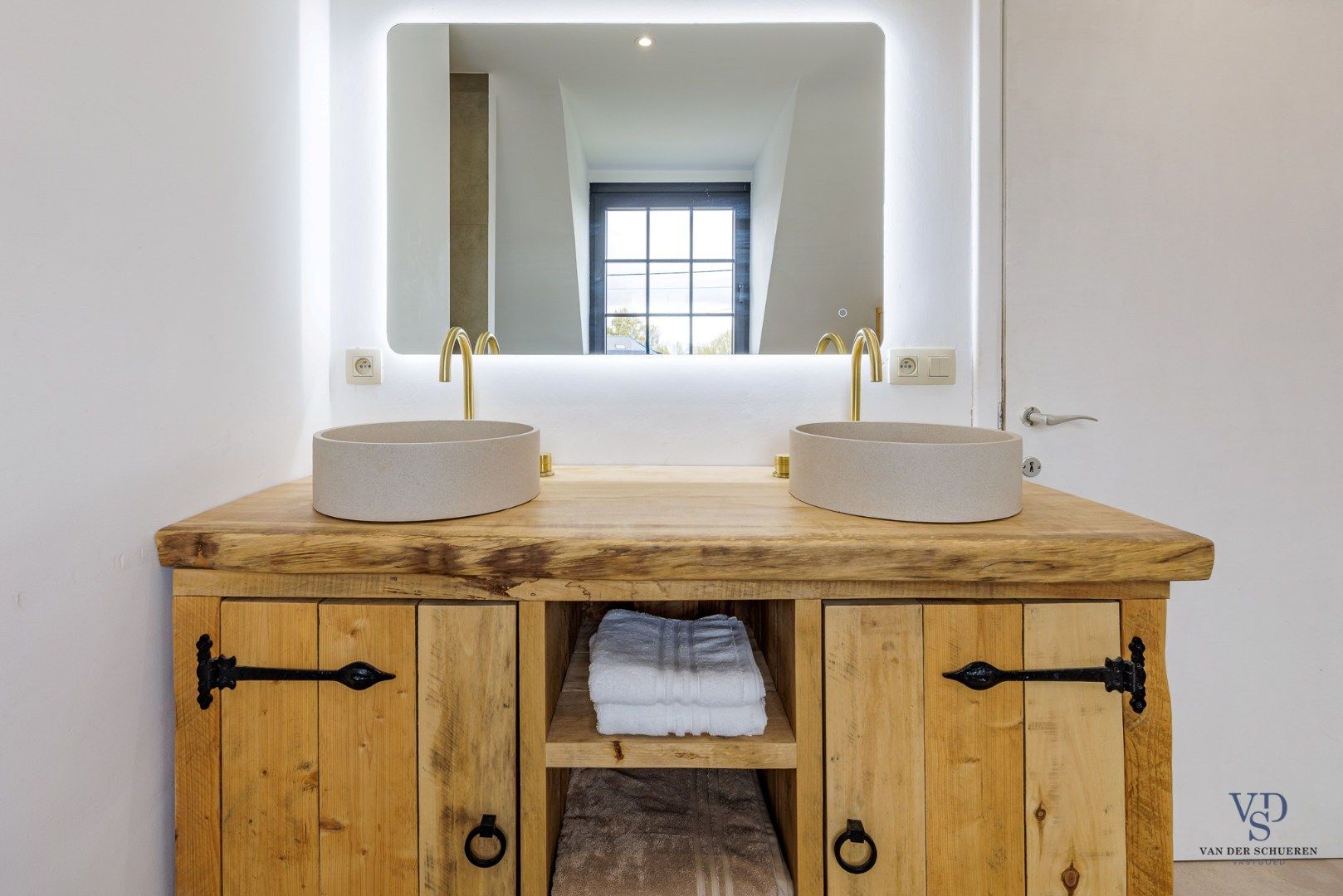 Charmant gerenoveerde villa met karakter en hedendaags comfort foto 32