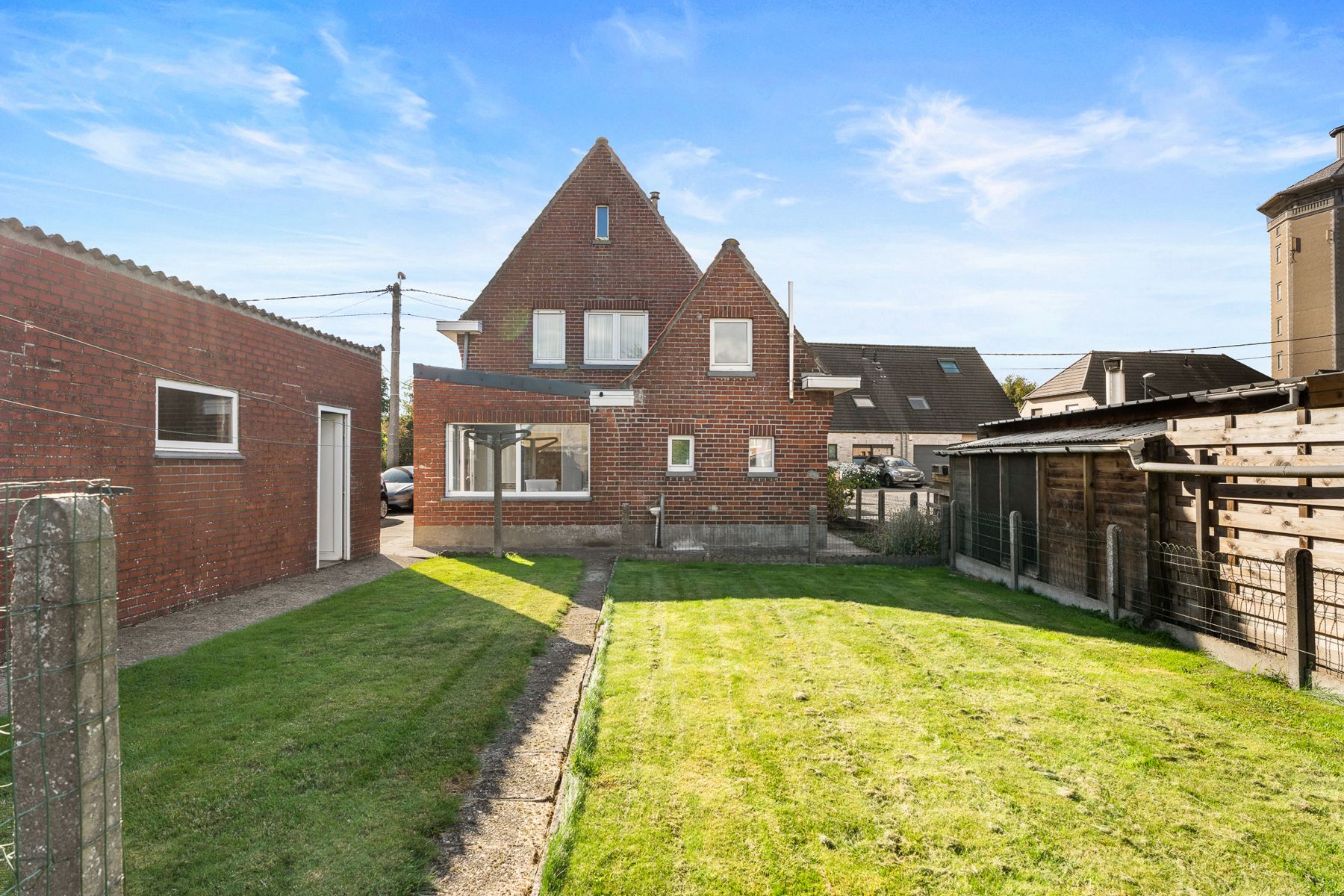 Alleenstaande gezinswoning met tuin en potentieel in Torhout foto 20