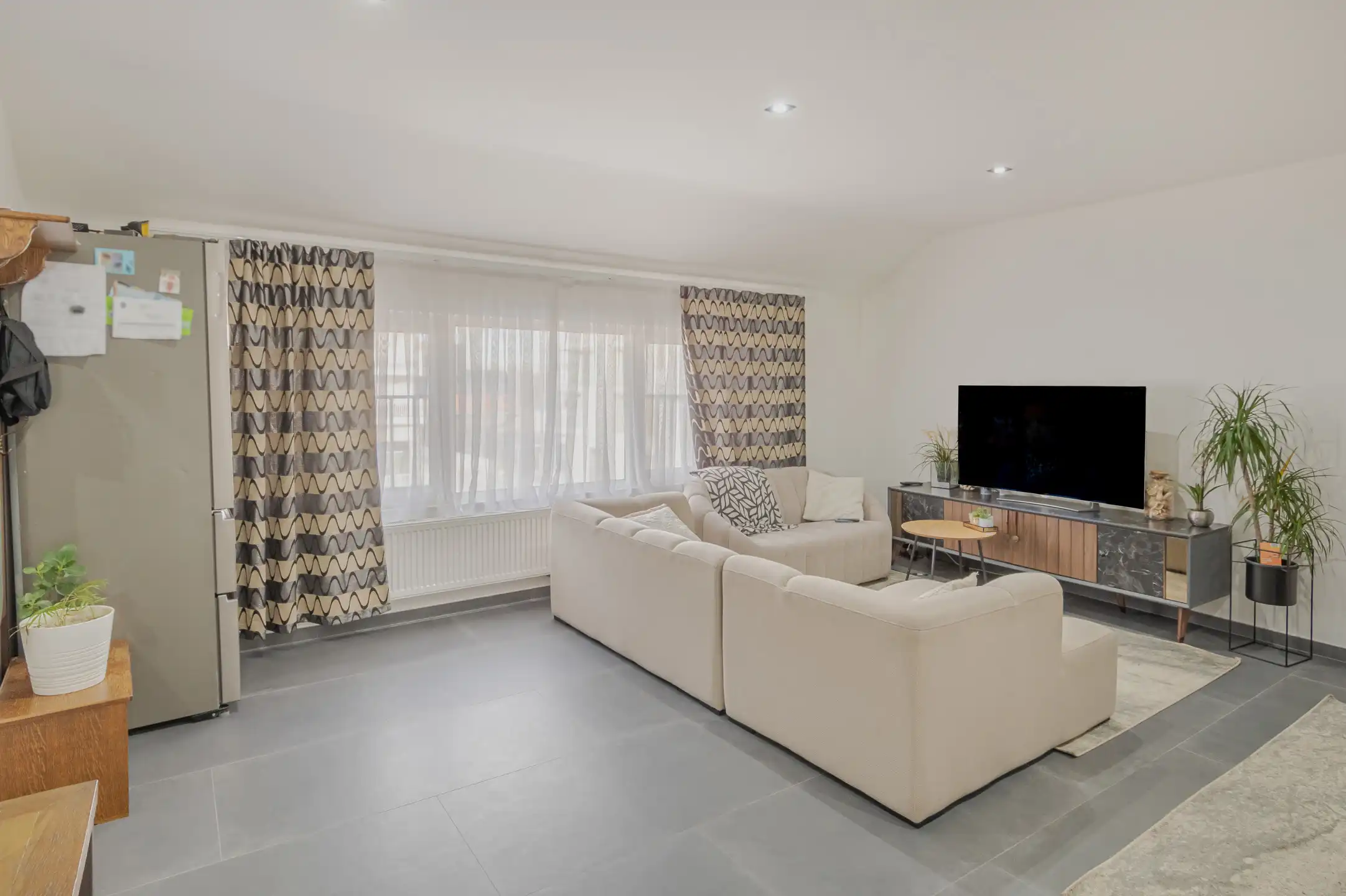 Instapklaar duplex appartement met terras in Willebroek foto {{pictureIndex}}