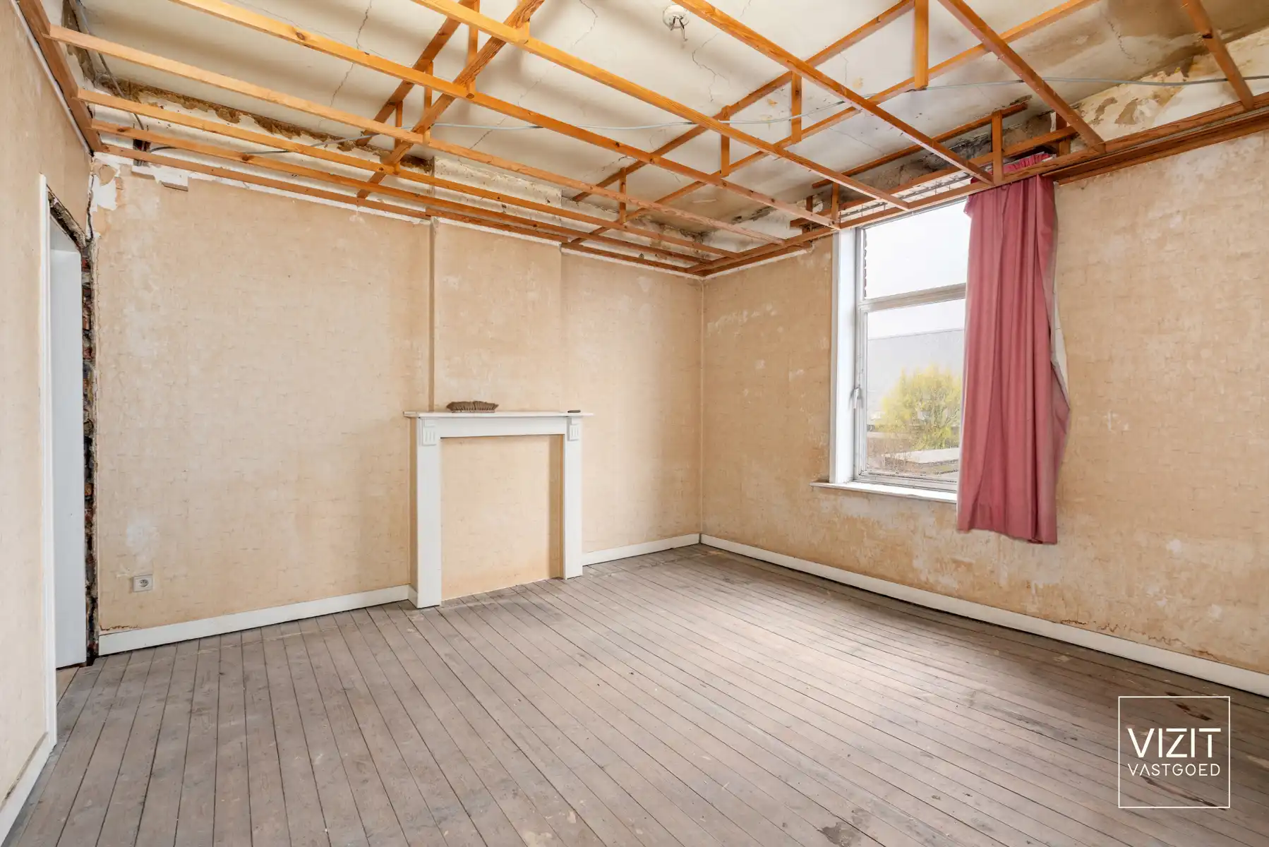 Handelsgelijkvloers met casco duplex woonruimte – centrum Erembodegem foto 8