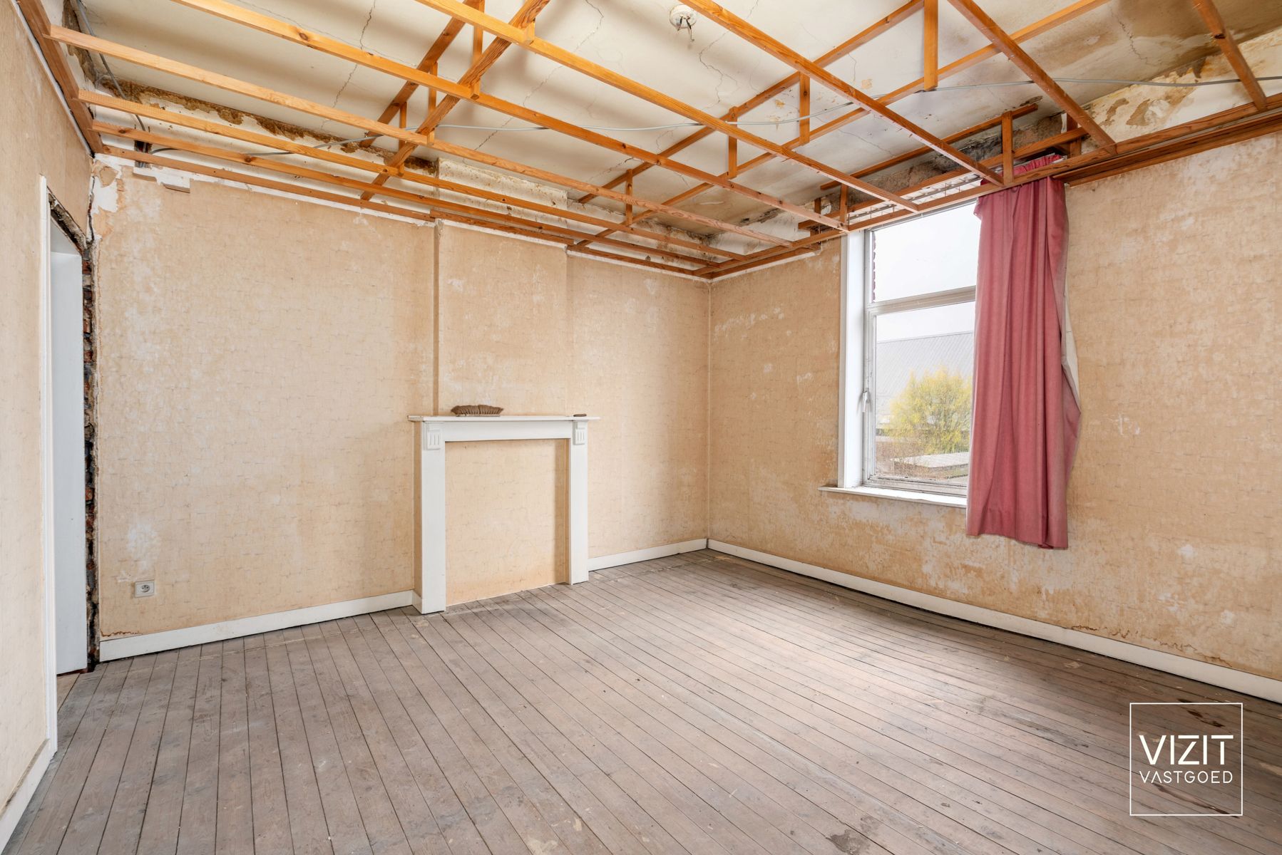 Handelsgelijkvloers met casco duplex woonruimte – centrum Erembodegem foto 8