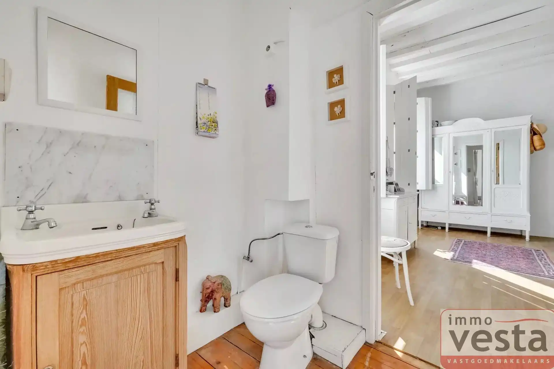 Karaktervolle woning met zwembad en ingerichte leefzolder foto 18