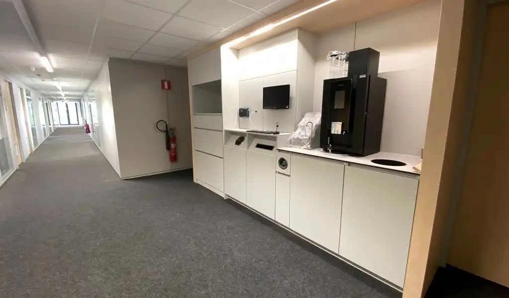 Vernieuwde kantoren te huur op toplocatie in Zwijnaarde foto 8
