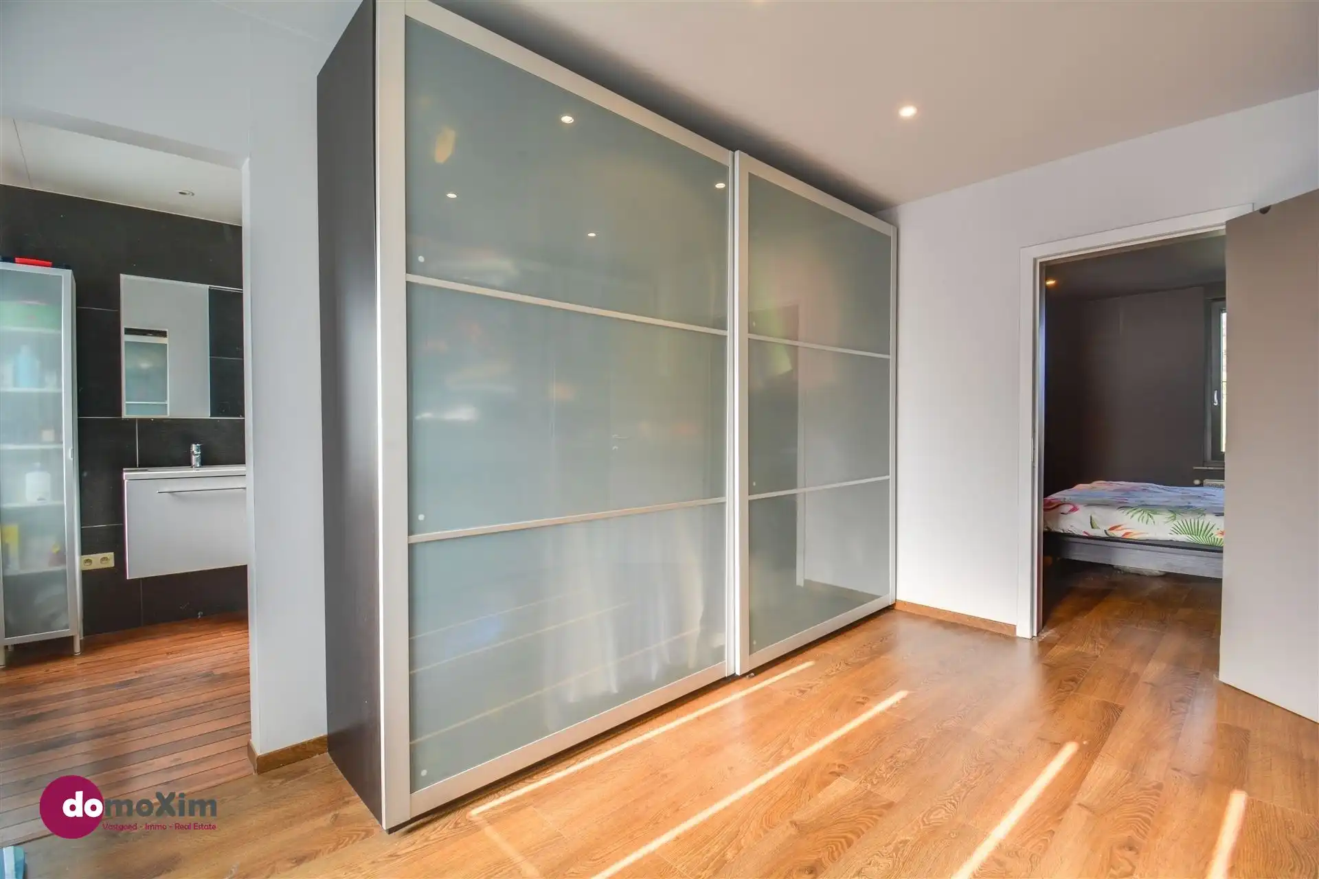 Stijlvol en verrassend ruime woning op wandelafstand van het centrum van Boortmeerbeek foto 15