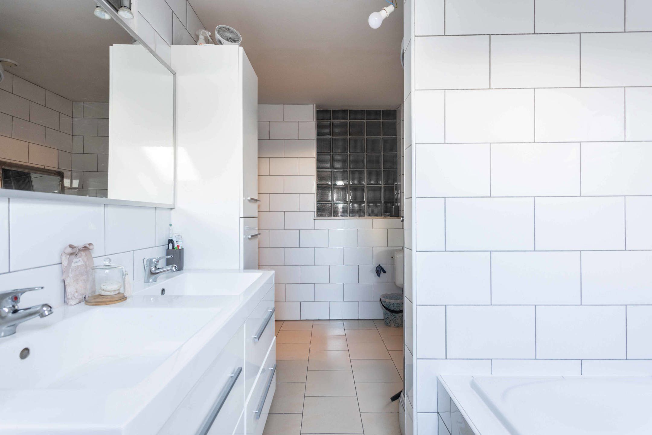 Ruim appartement met terras vlakbij het station & centrum! foto 13