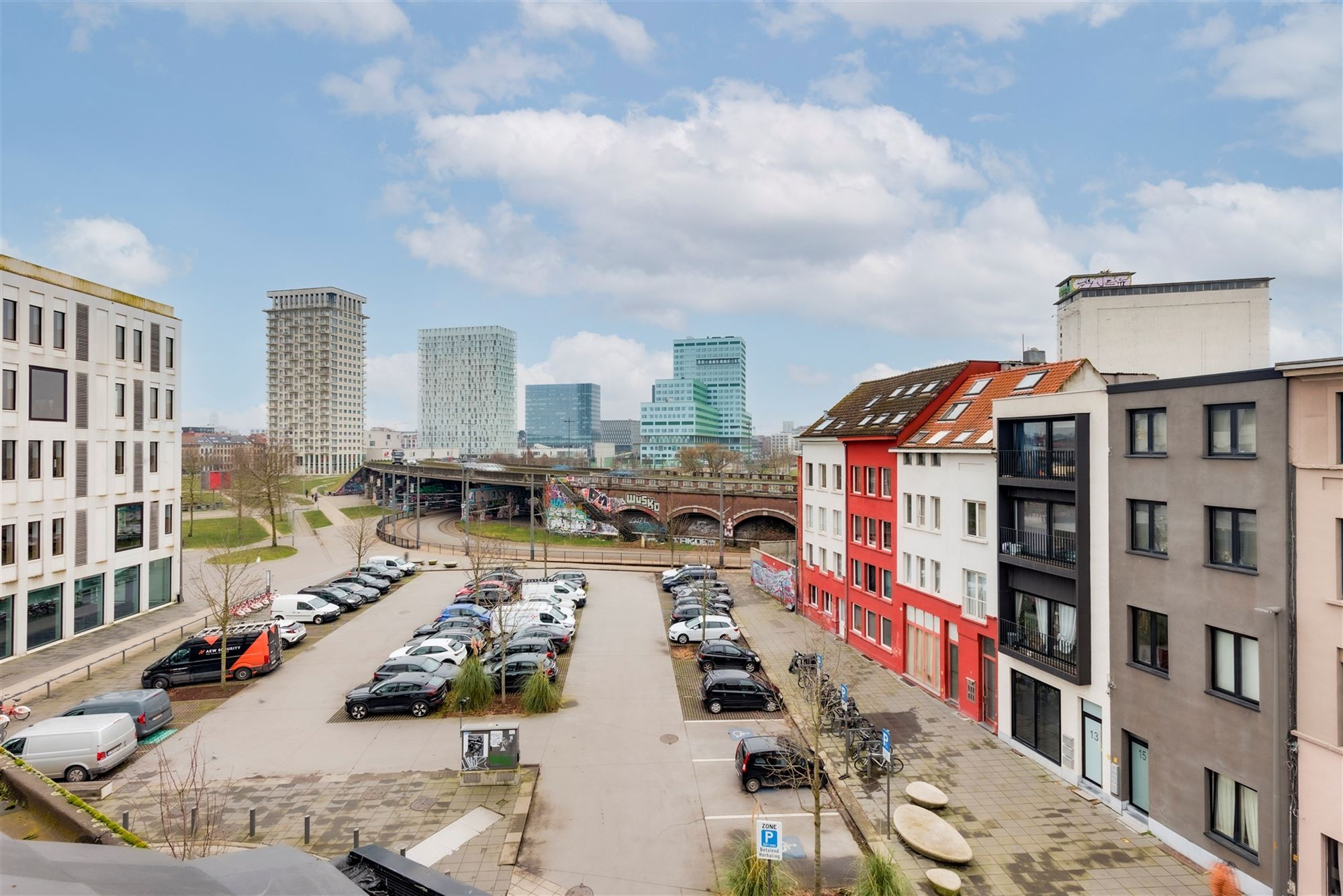 Gerenoveerde woning  met 5 slk en 2 badk aan Park Spoor Noord foto 30