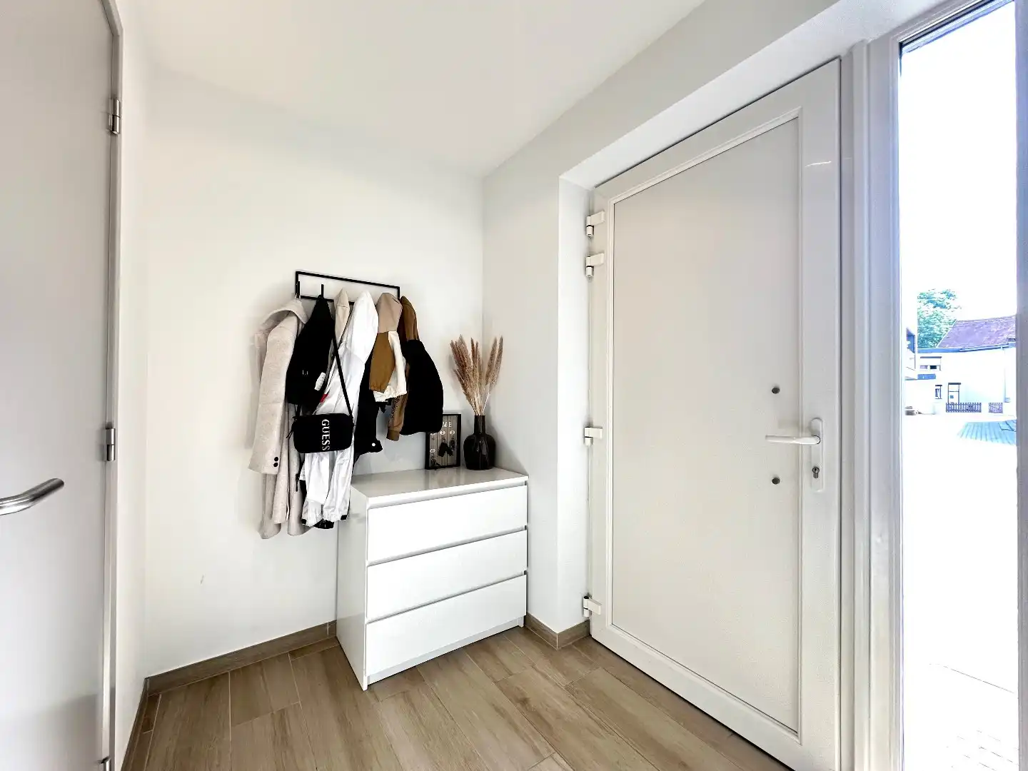 Moderne en energiezuinige woning met drie slaapkamers te huur in Voeren foto 2