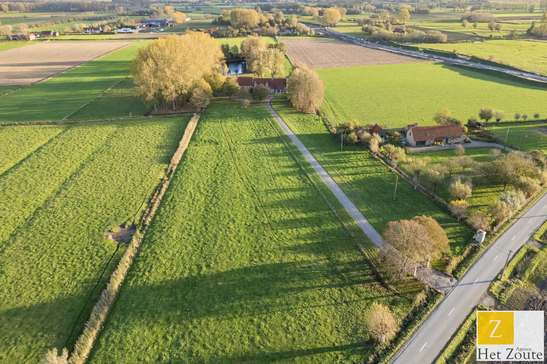 Uitzonderlijk landhuis te Damme foto 4
