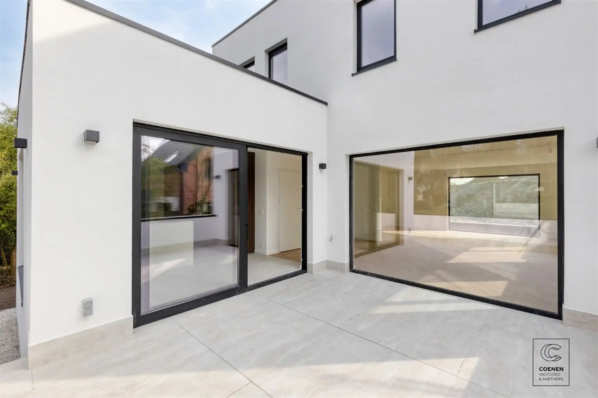 Prachtig gerenoveerde woning met 4 slpk's en riante tuin! foto 12