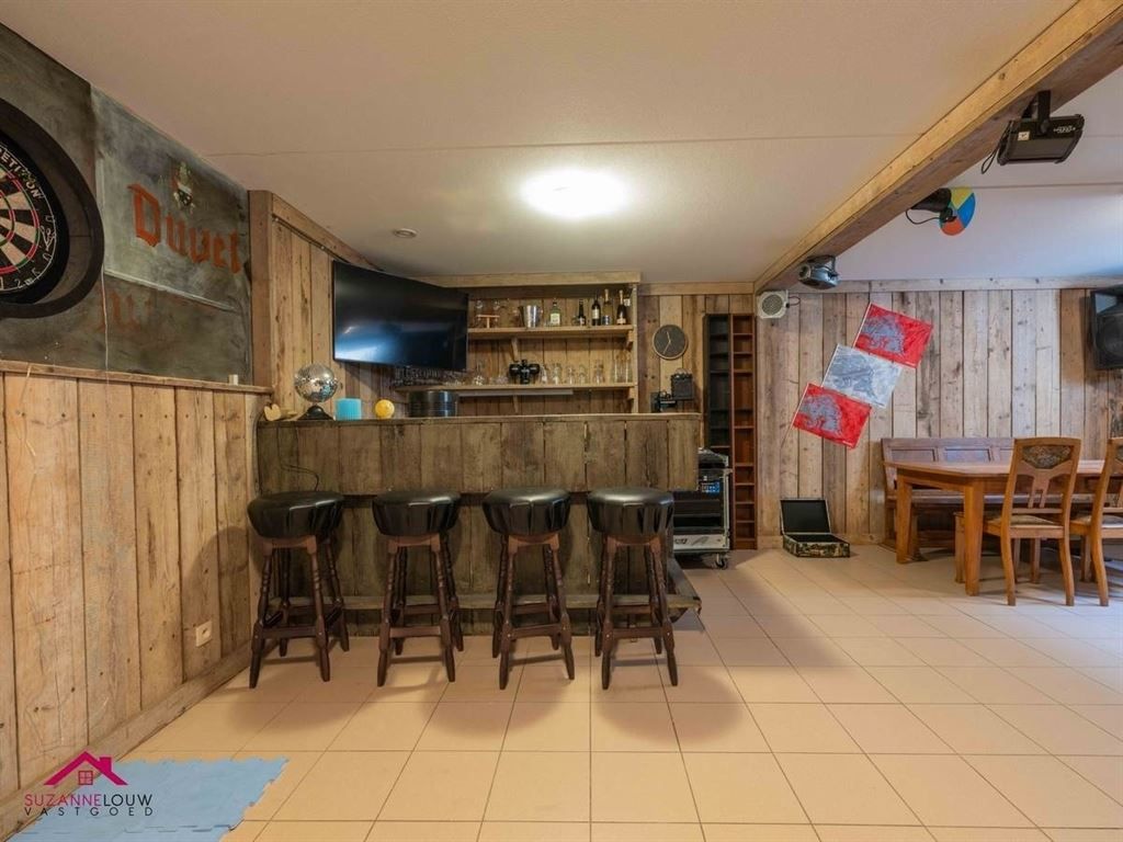 Landelijke villawoning met dubbele vrijstaande garage foto 61