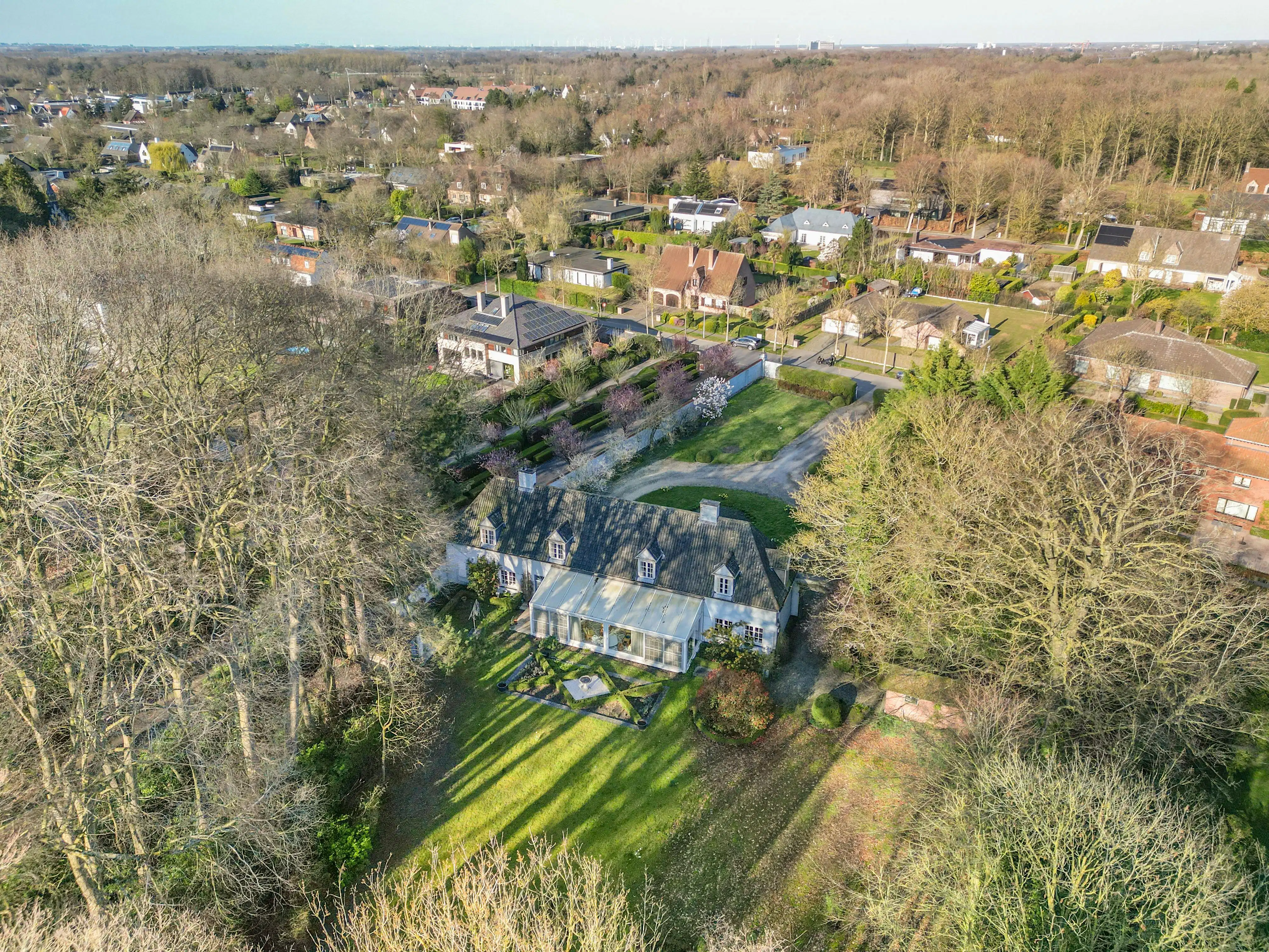 Klassieke villa te koop langs de Zeeweg in Varsenare  foto 3
