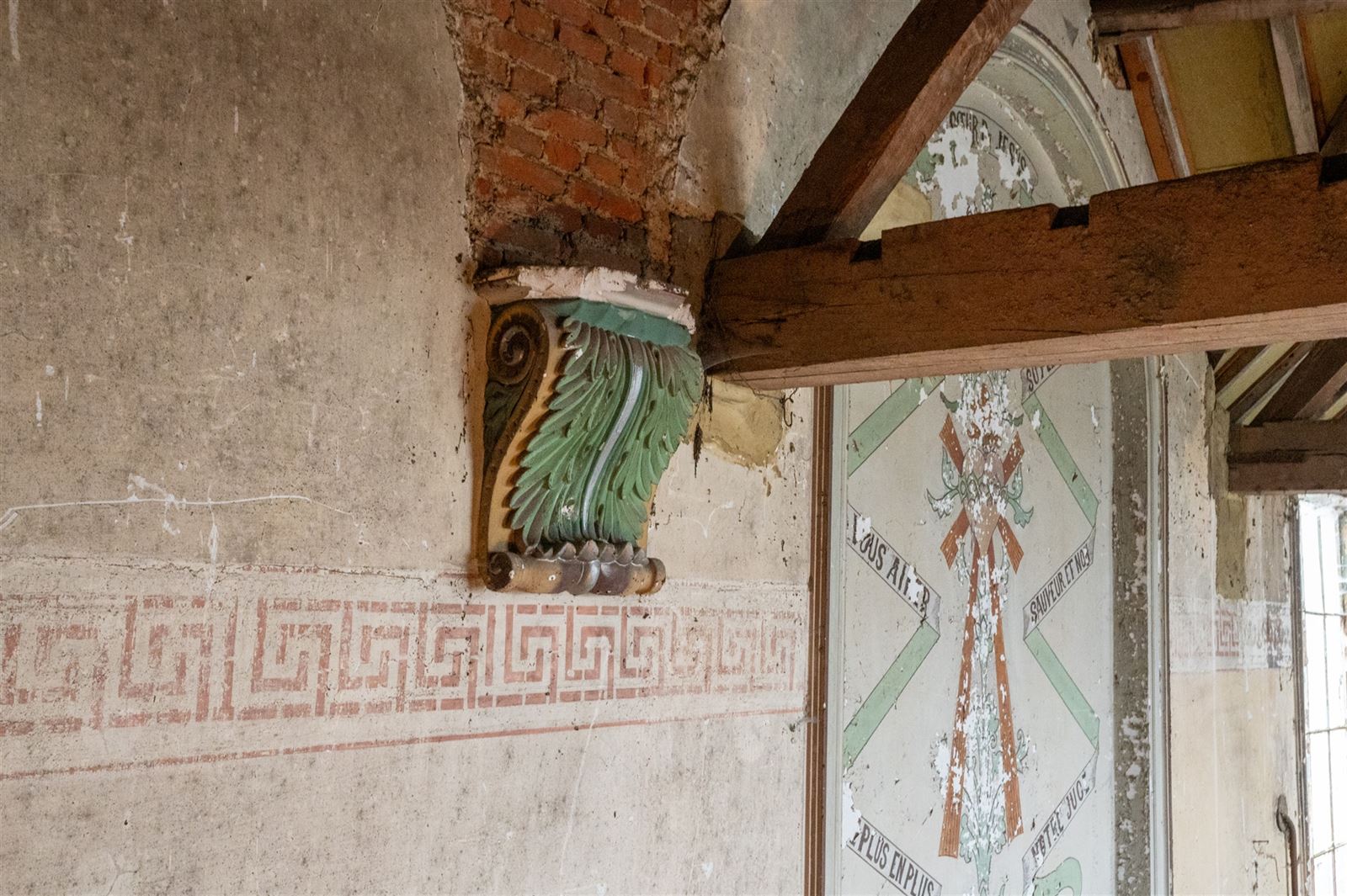 Uitzonderlijk renovatieproject met authentieke kapel! foto 6