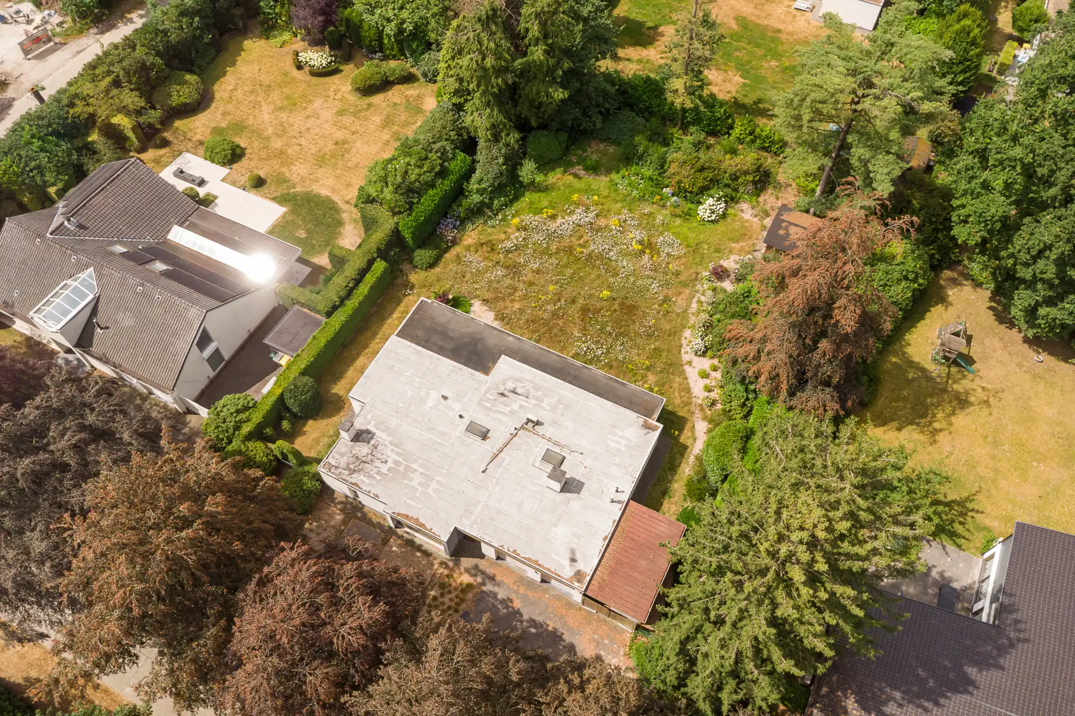 Ruime villa met 2 (mog. 3) slaapkamers op 2.030 m² op het ZW foto 41