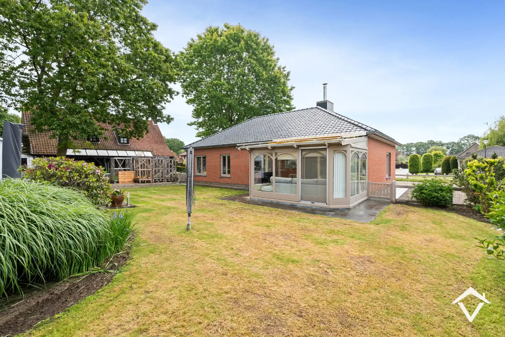 Te koop Alleenstaande woning met 3 slaapkamers en garage centraal gelegen te Wijnendale foto 7
