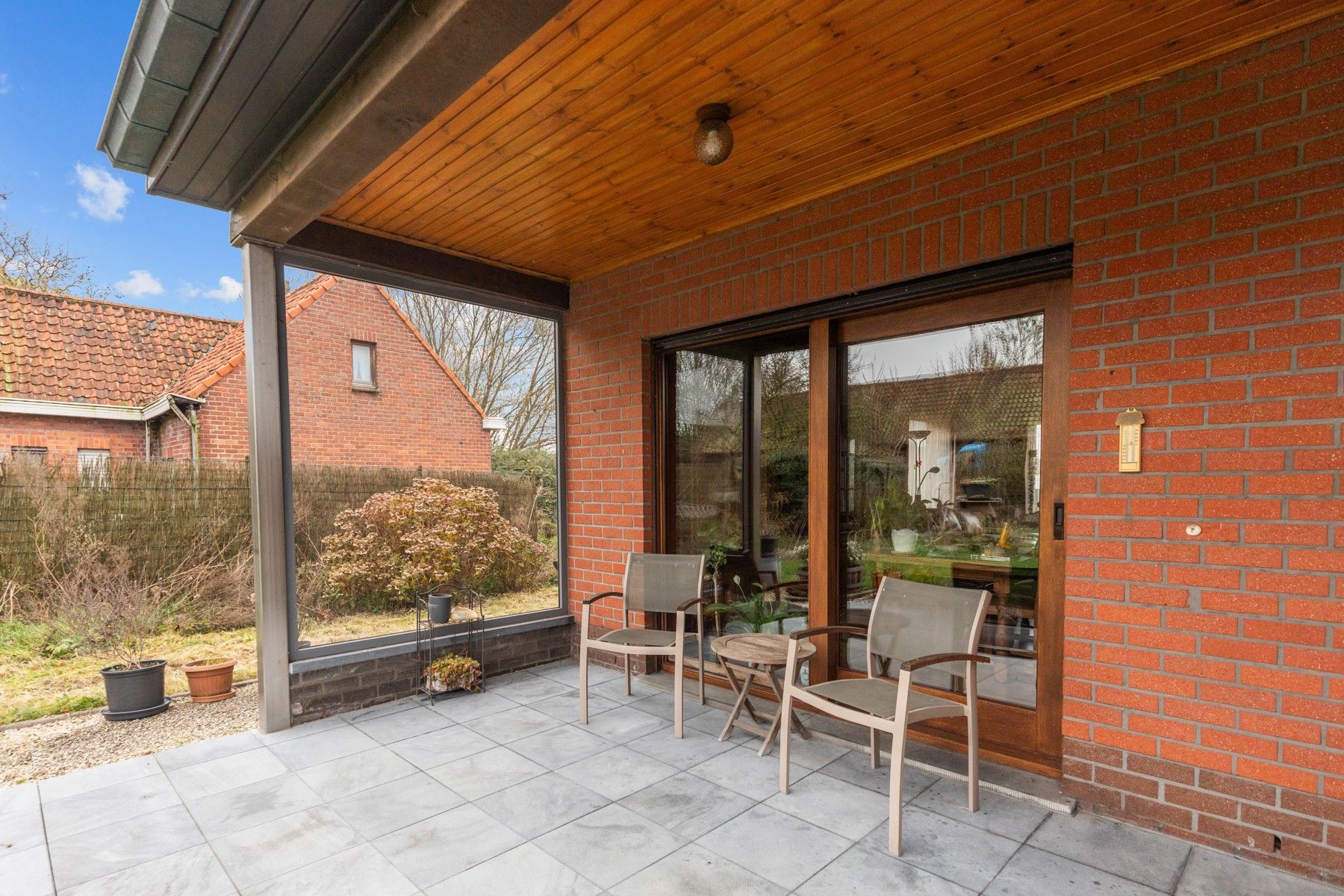 Charmante woning met mogelijkheden op een zeer ruim perceel! foto 8