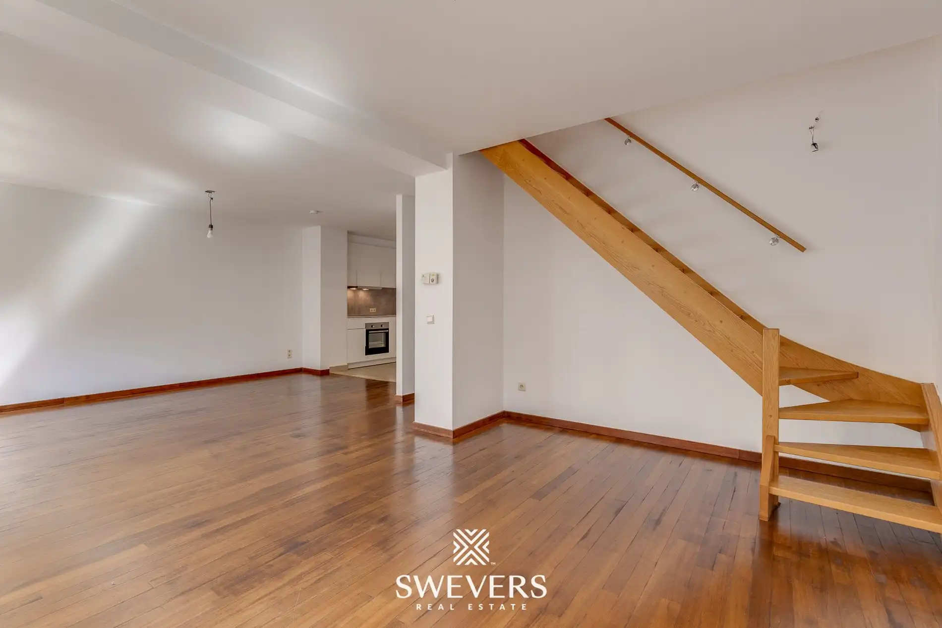 Ruim instapklare duplex-appartement met 3 slaapkamers en lift in centrum Hasselt foto 4
