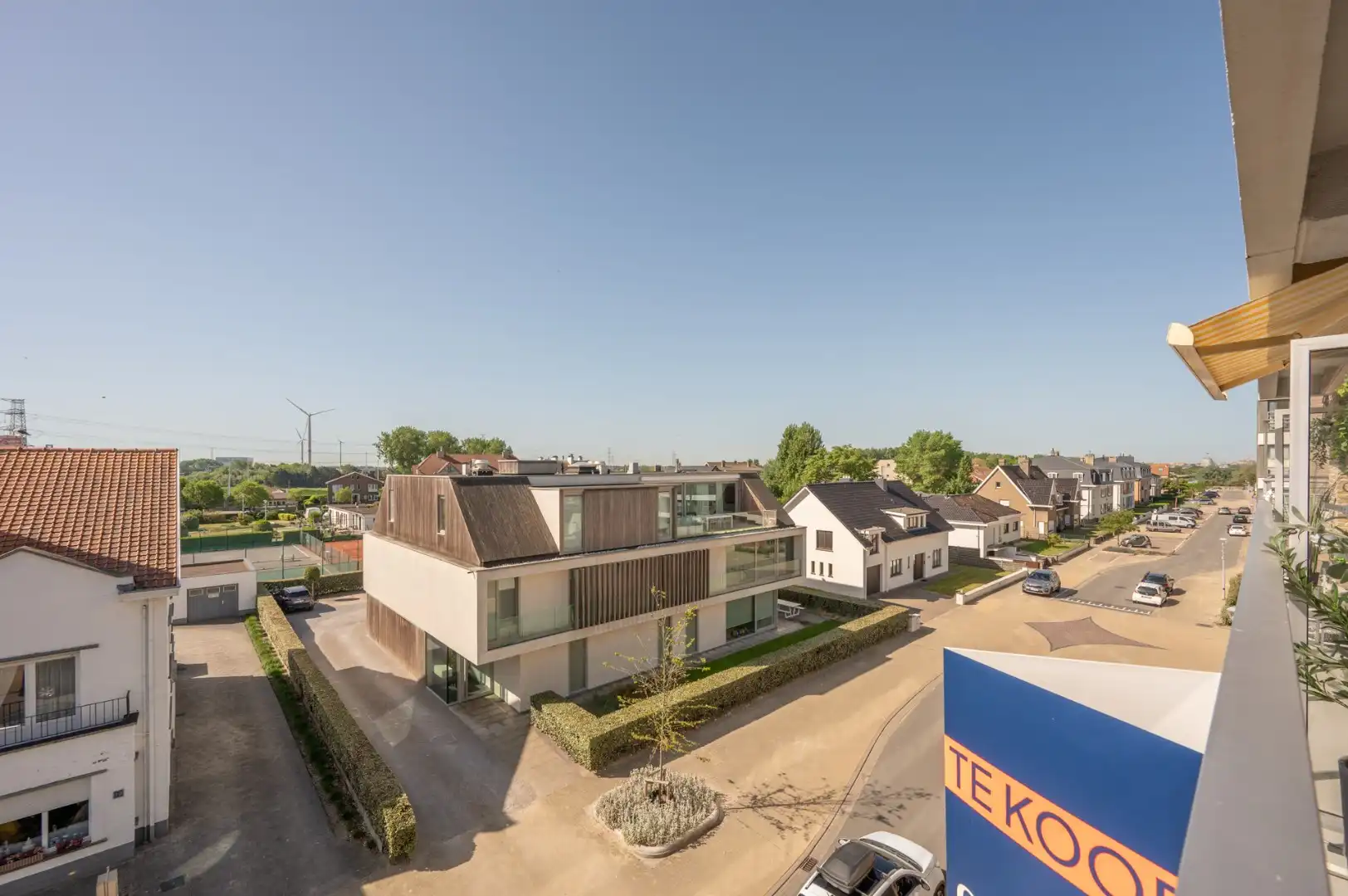 Zonnig, gerenoveerd appartement vlak bij zee met terras foto 10