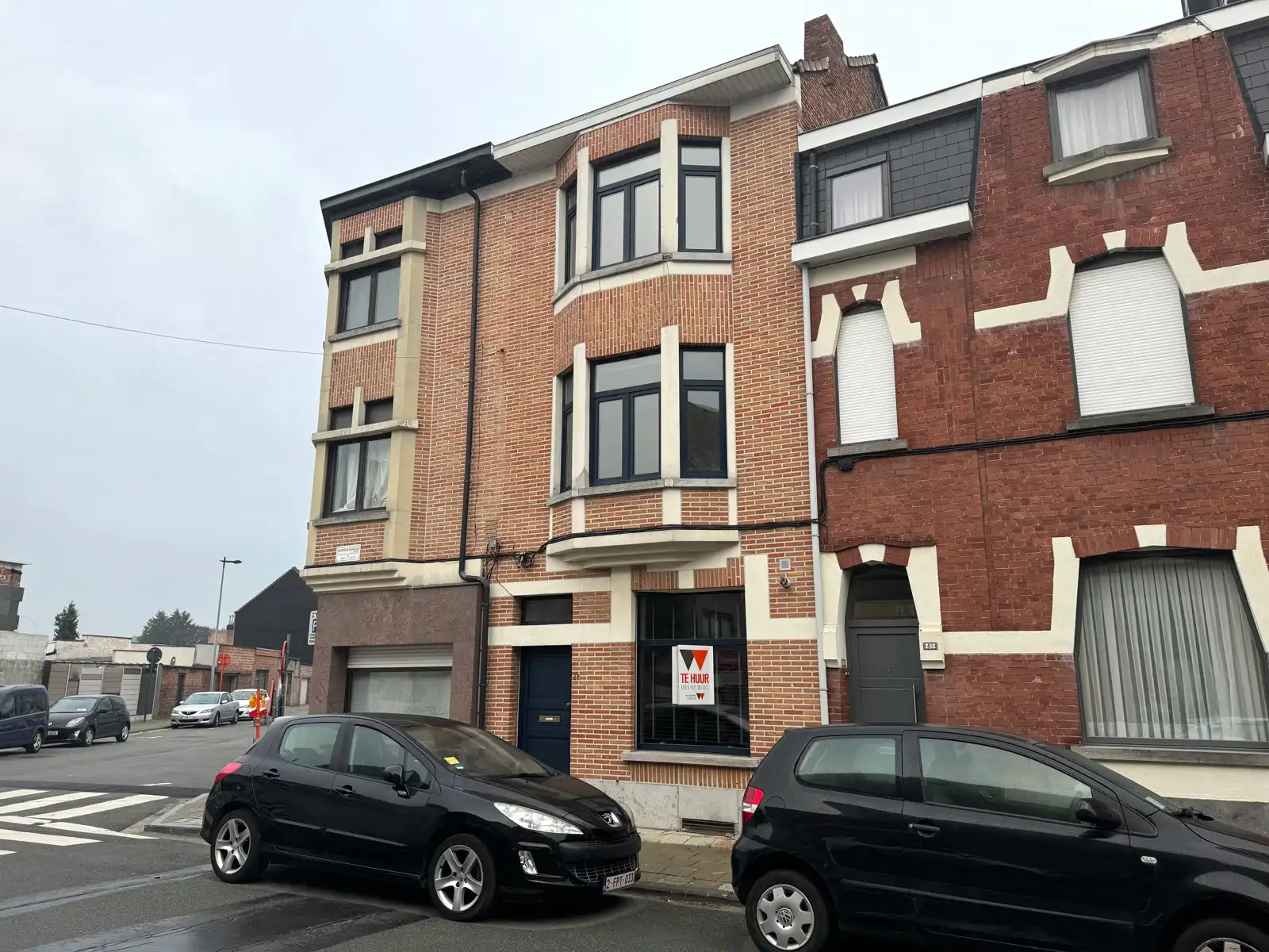 Te huur: charmante rijwoning in centrum Aalst foto {{pictureIndex}}
