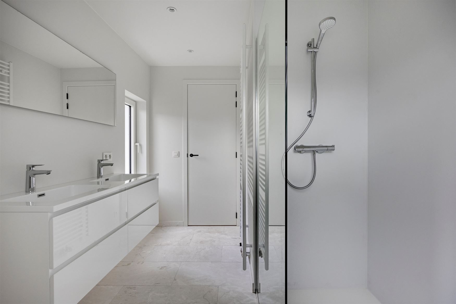 Gerenoveerde woning foto 13
