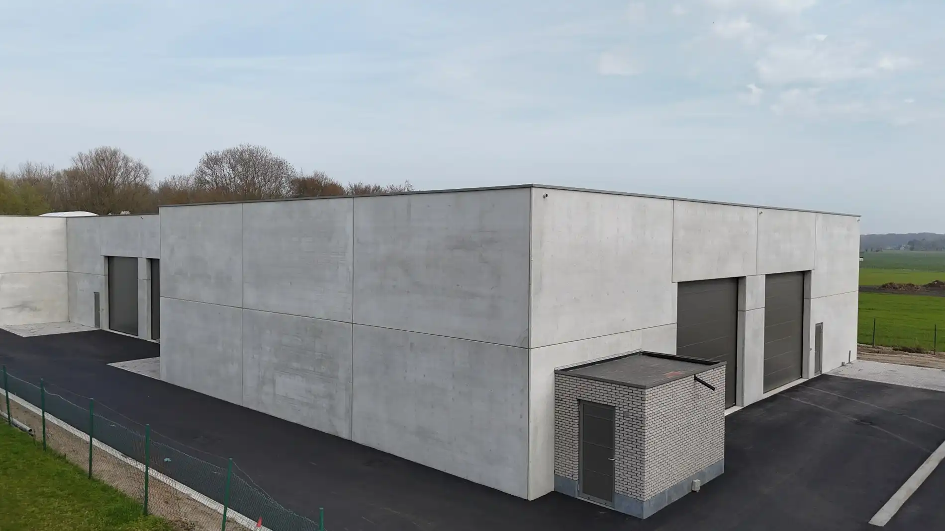 Nieuwbouw loods KMO-UNIT te koop – 237 m² met 1 parkeerplaats inbegrepen op de industriezone te Aartrijke foto 9