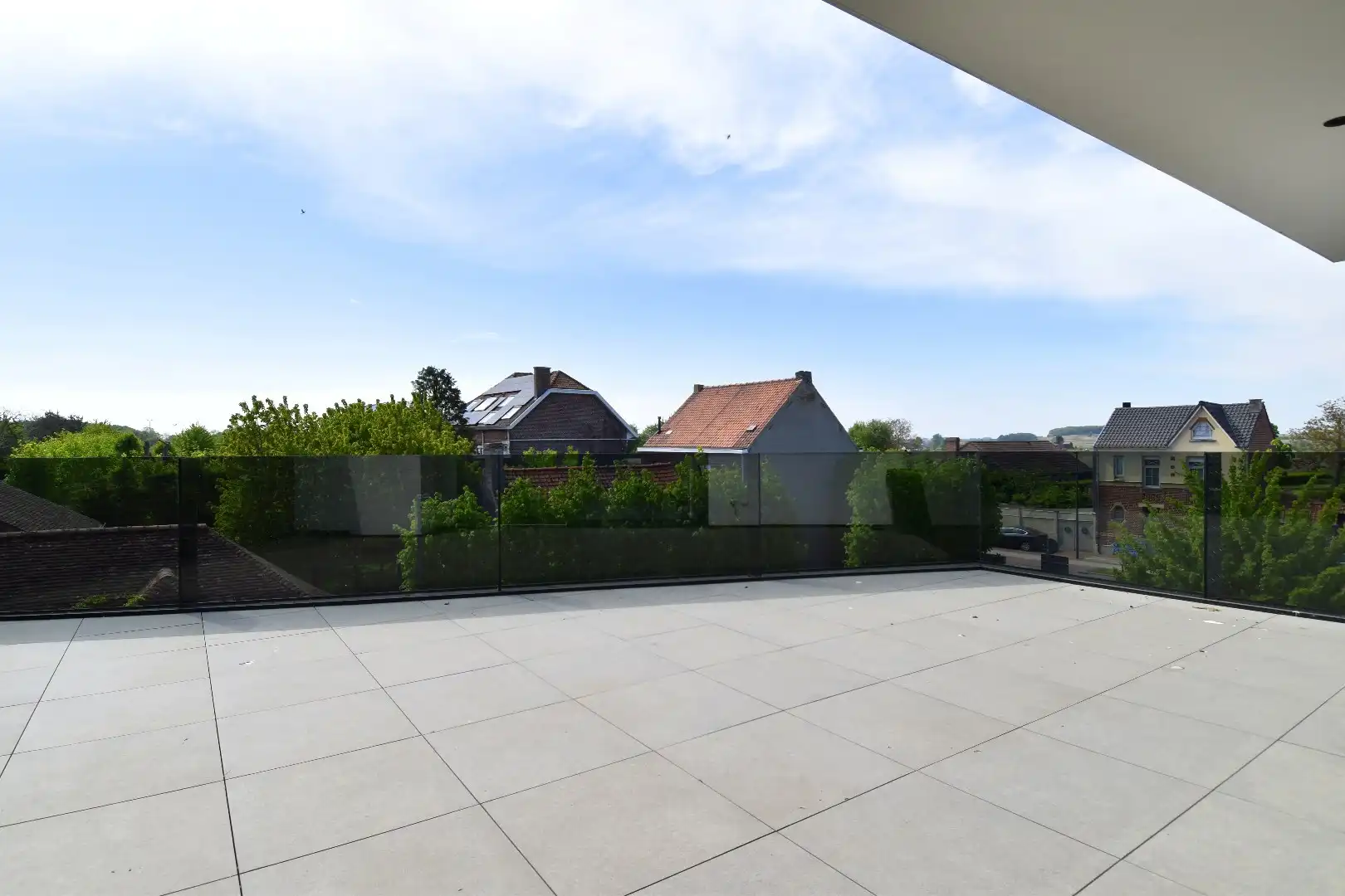 Penthouse te koop met 3 slaapkamers en ruim terras in Helkijn foto 13