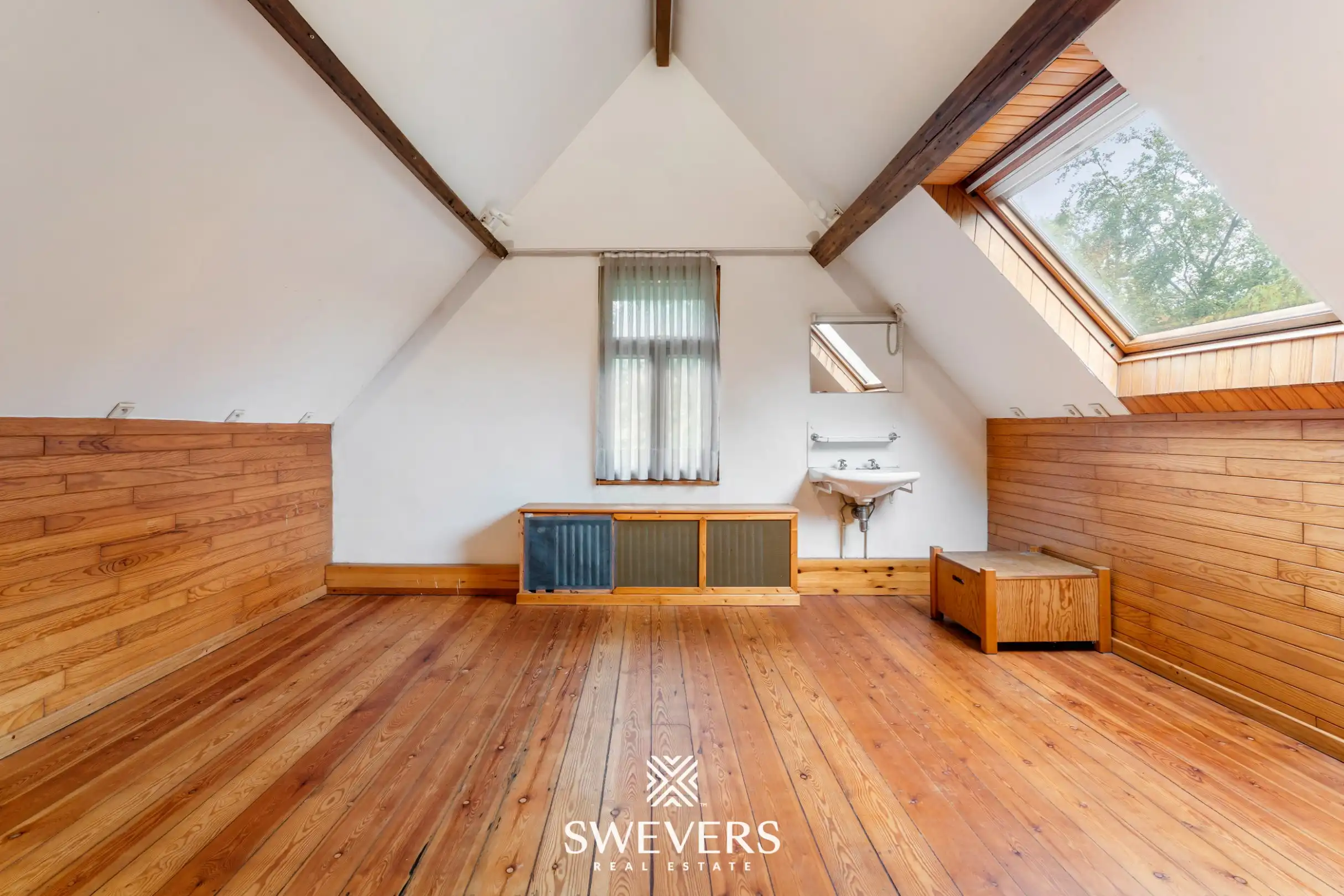 Karaktervolle herenwoning op knap perceel (20are) tegenover be-MINE foto 33